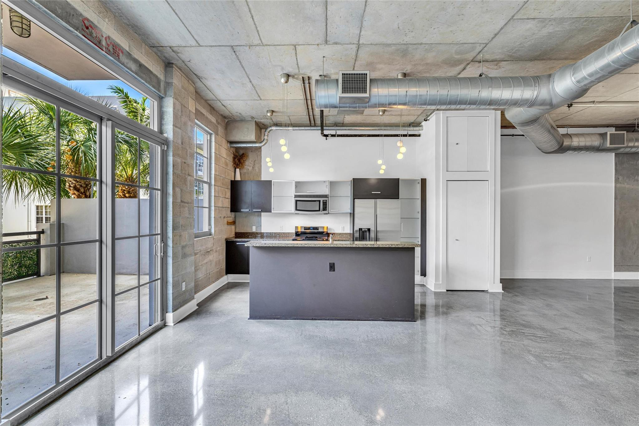 410 NW 1st Ave 203