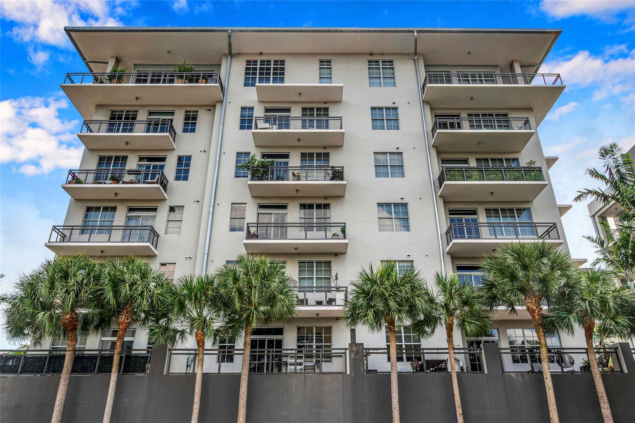 410 NW 1st Ave 203