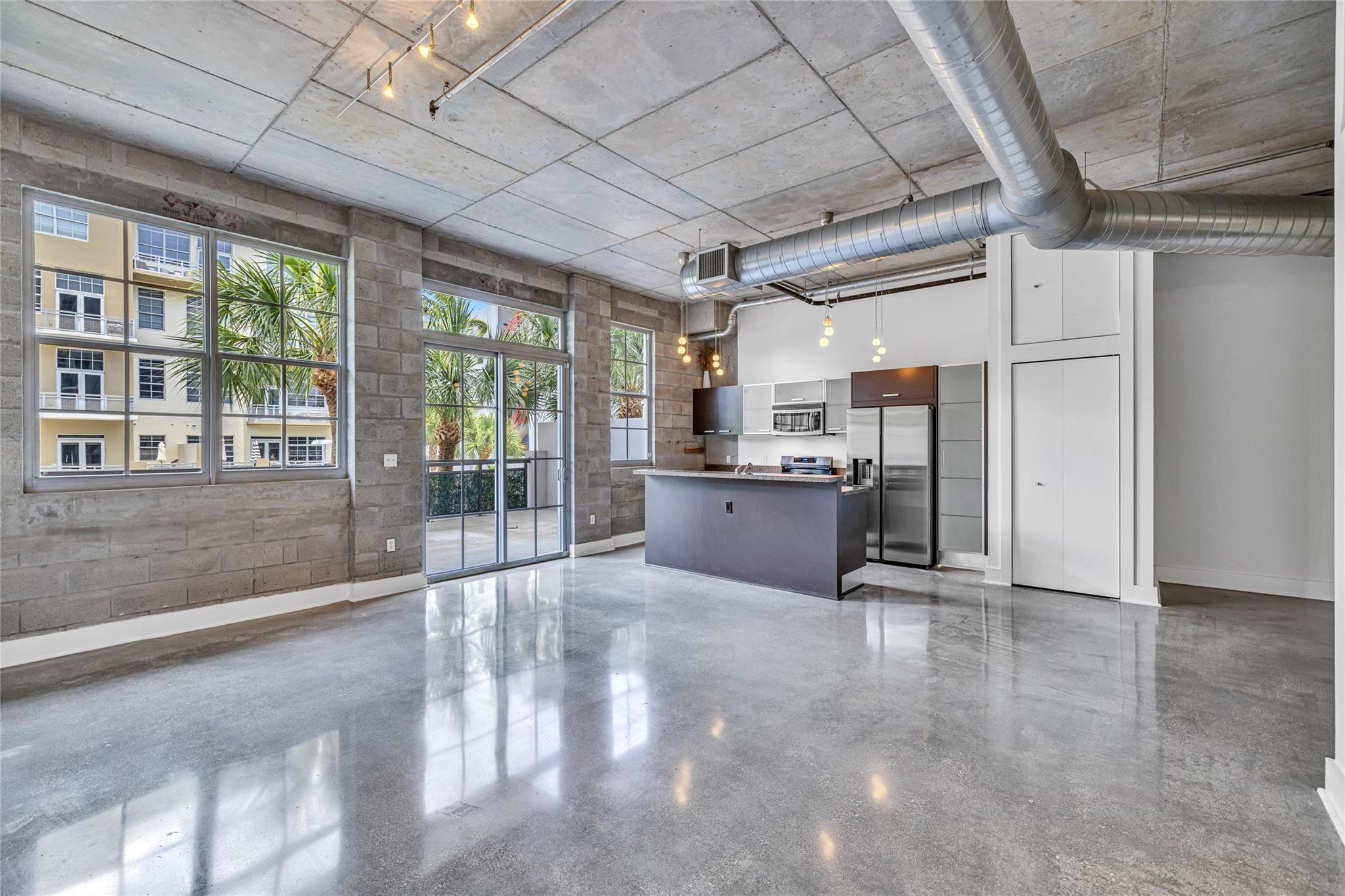 410 NW 1st Ave 203