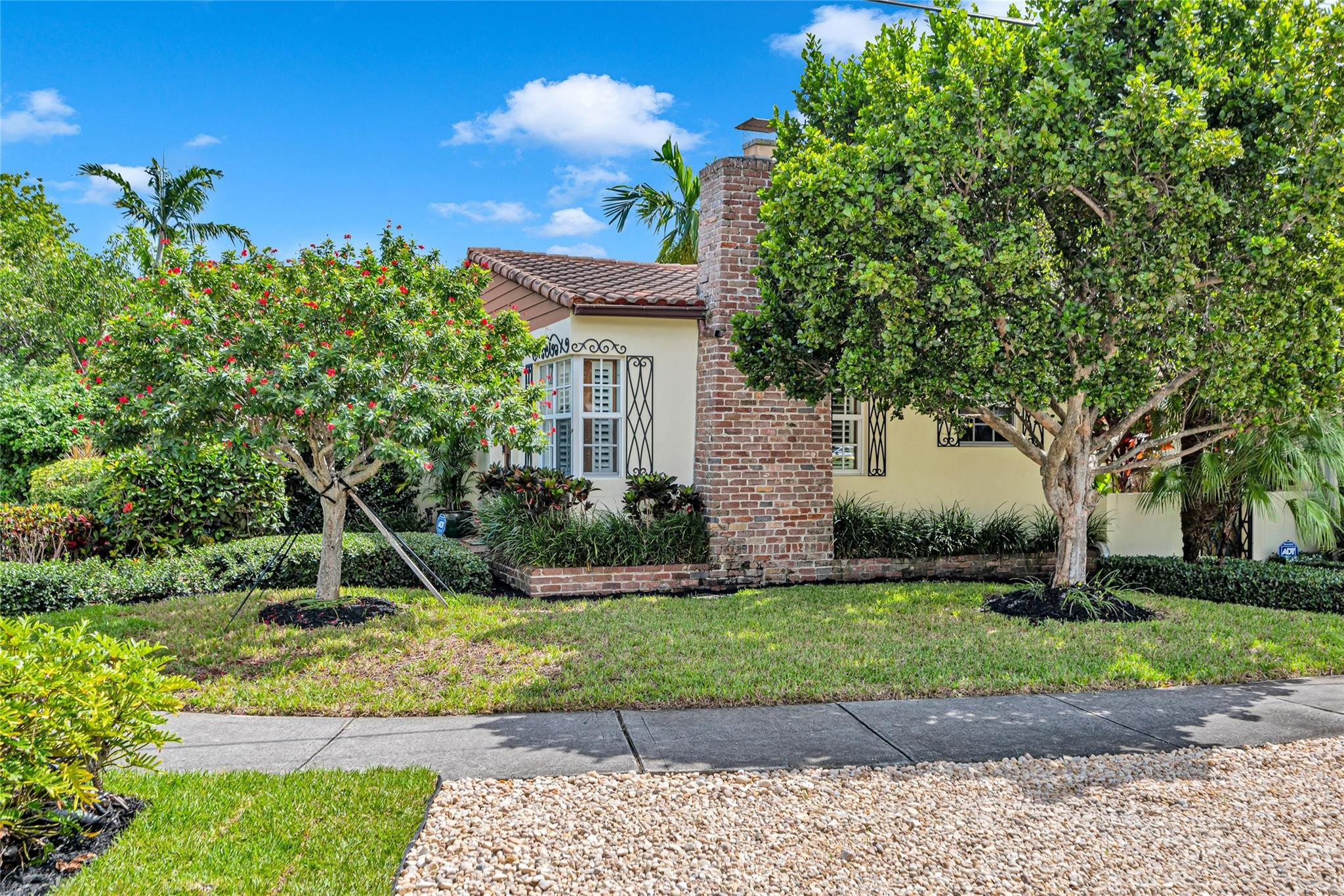 1600 NE 4th Ct