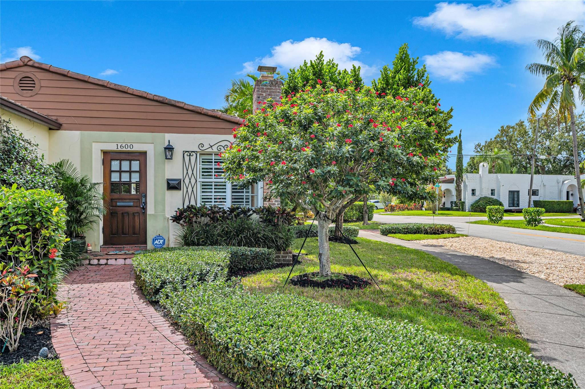 1600 NE 4th Ct