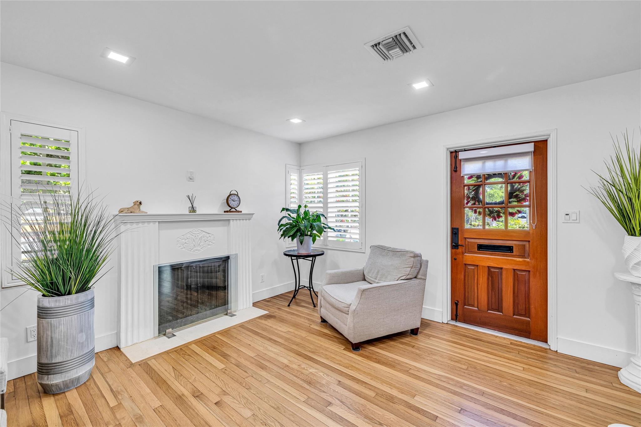 1600 NE 4th Ct