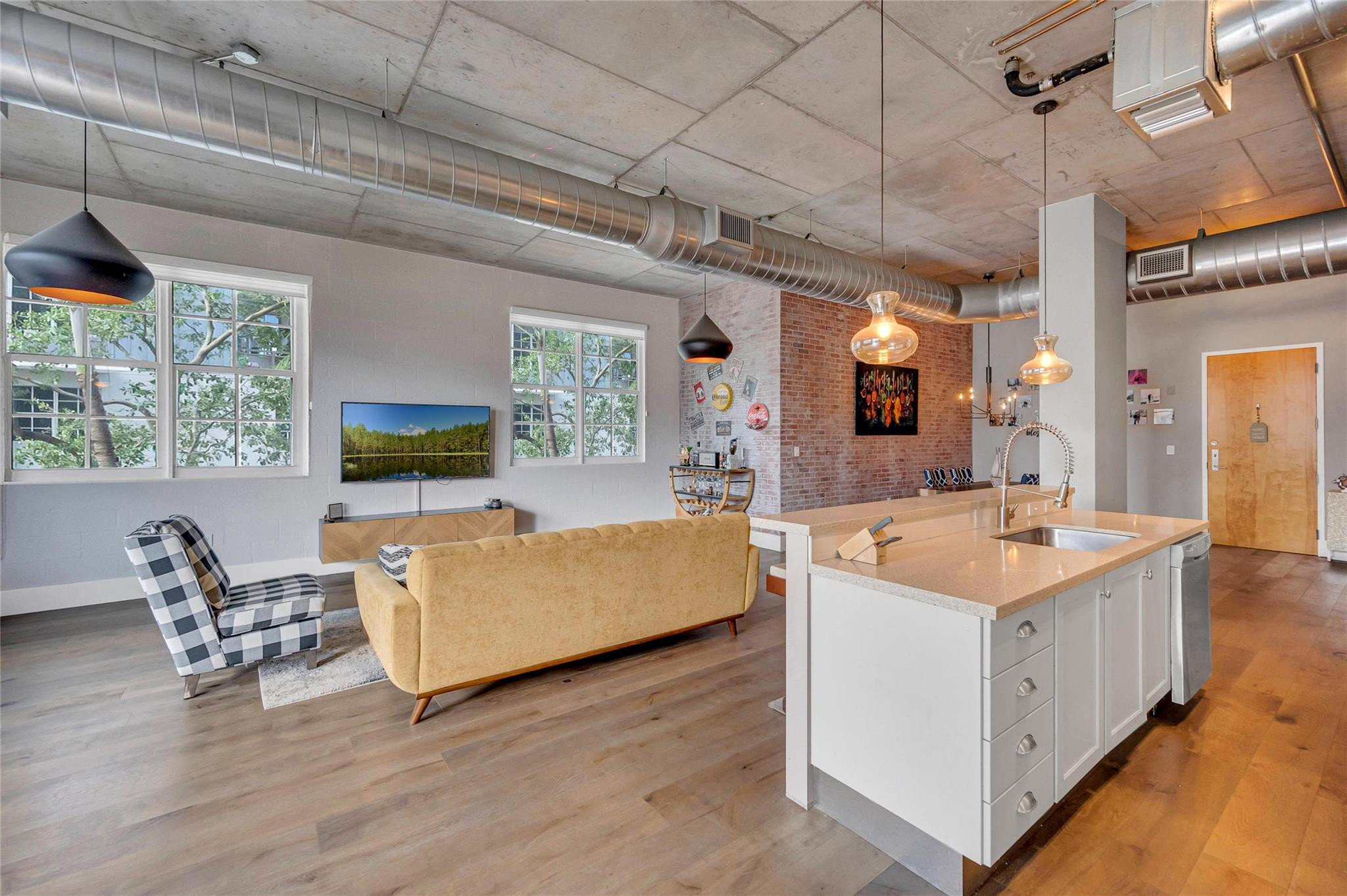 410 NW 1st Ave 202