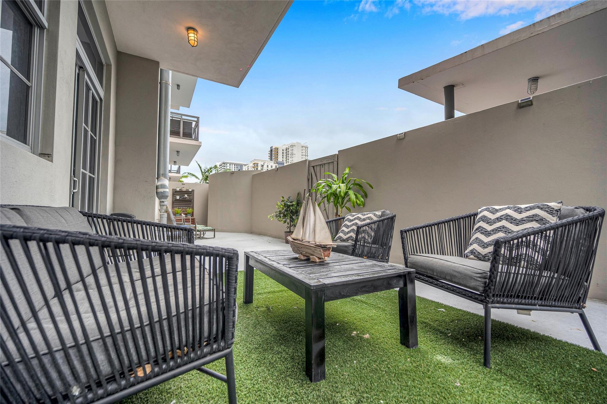 410 NW 1st Ave 202