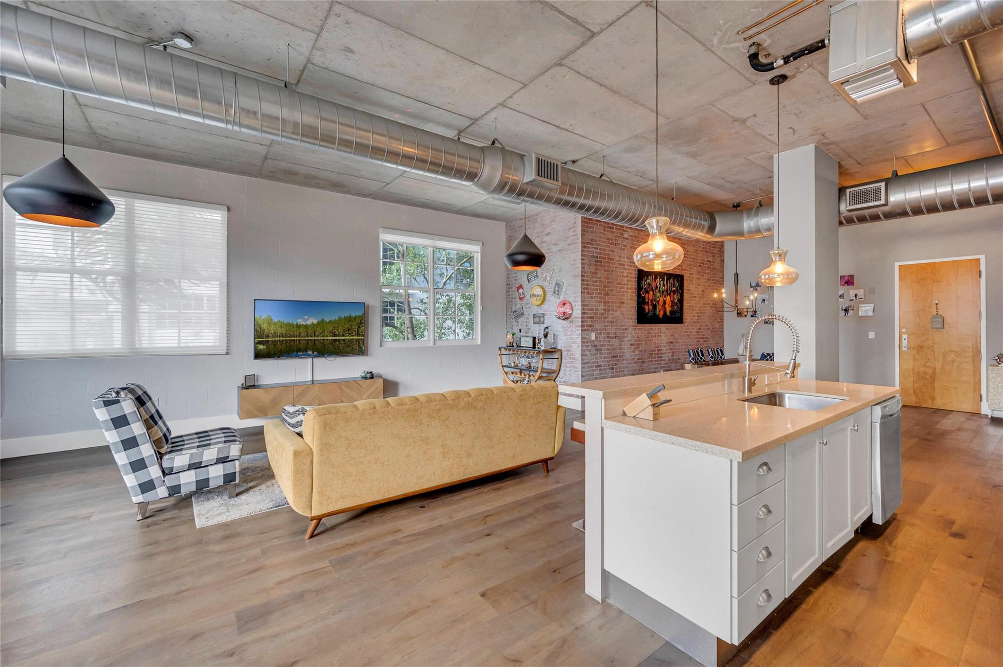410 NW 1st Ave 202
