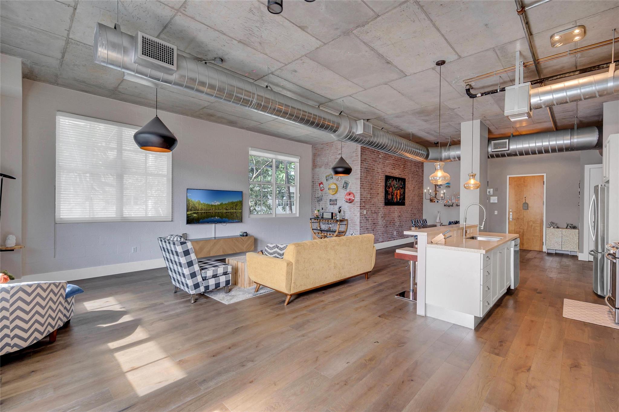 410 NW 1st Ave 202