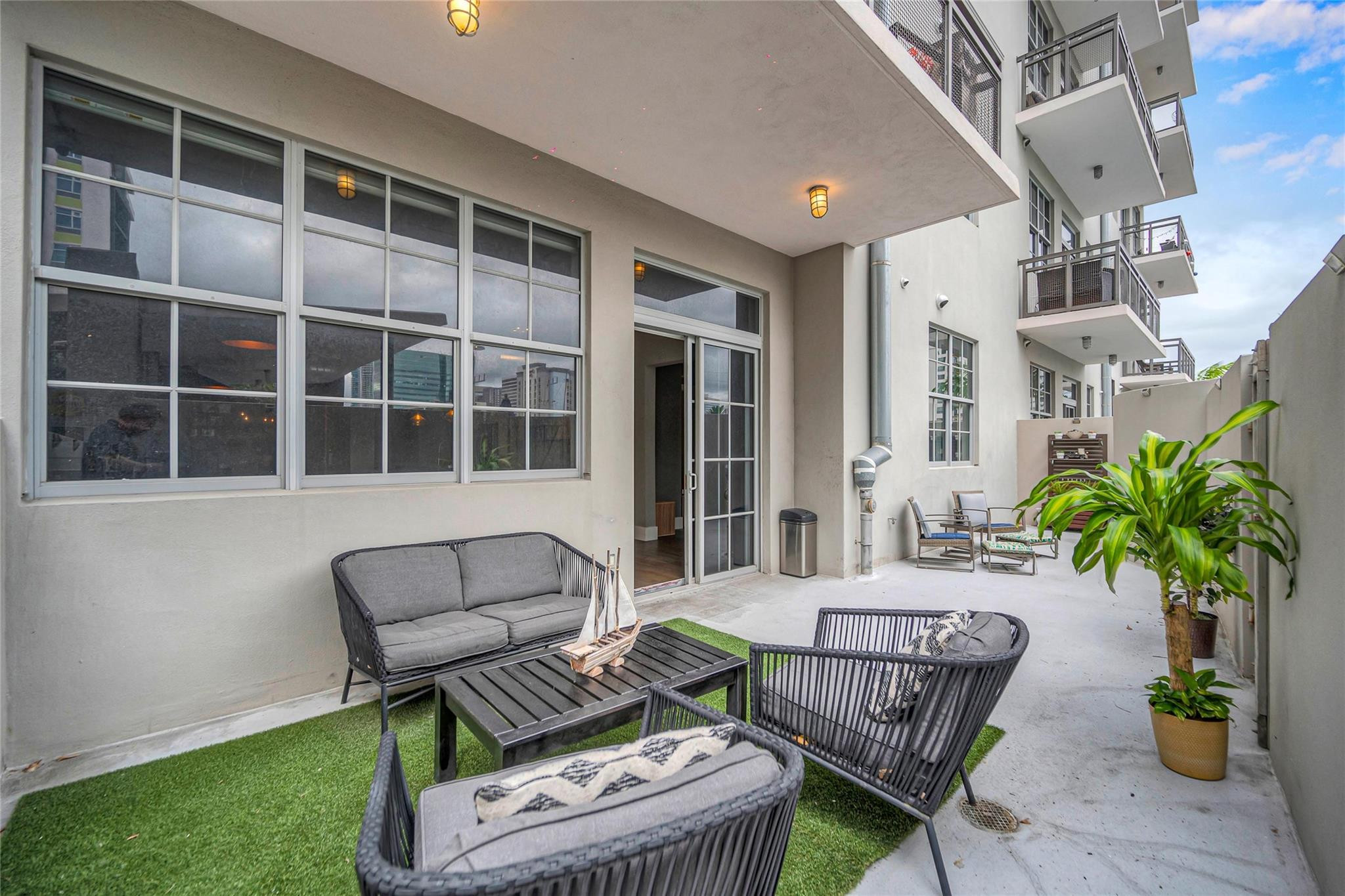 410 NW 1st Ave 202