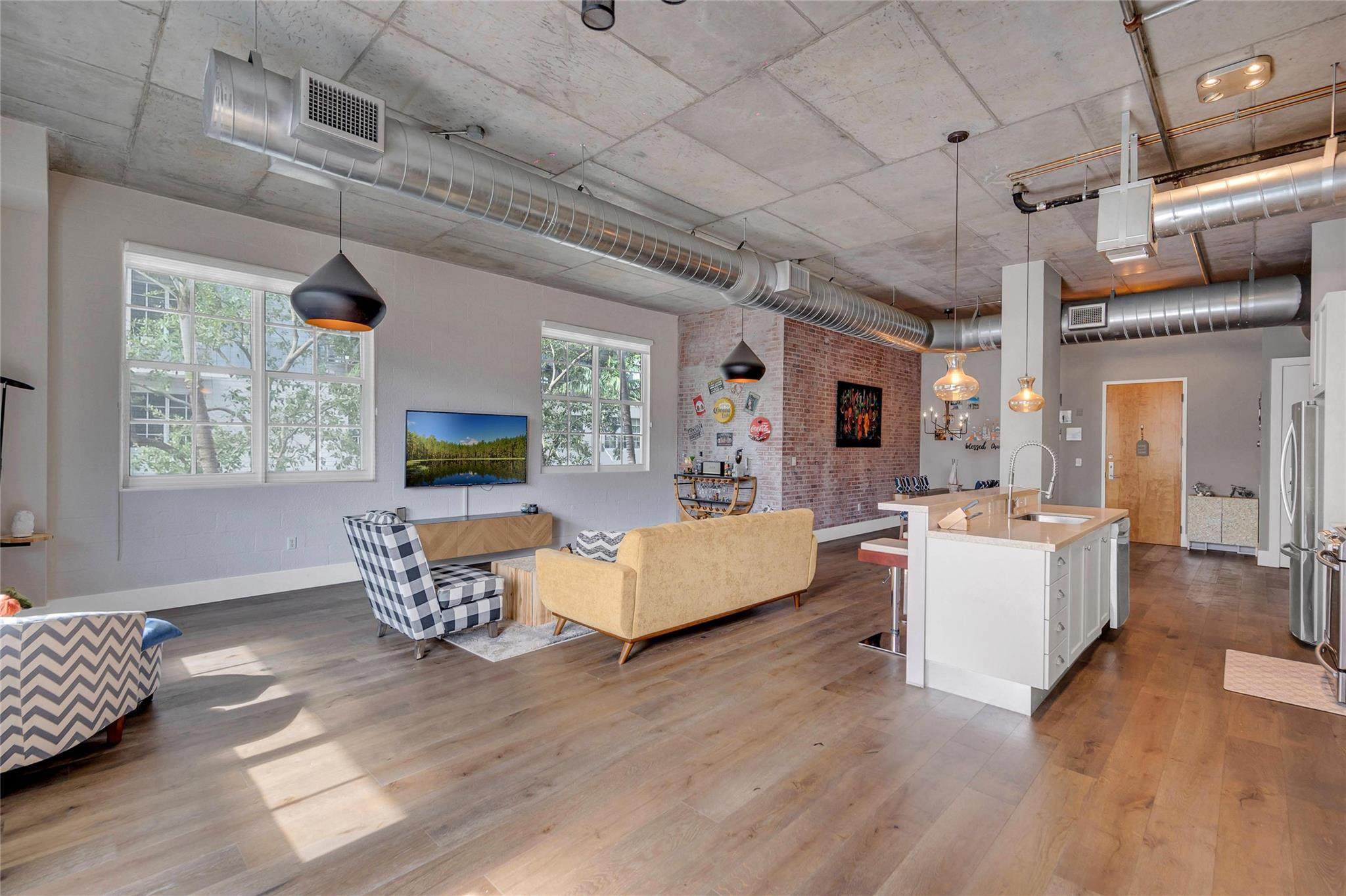 410 NW 1st Ave 202