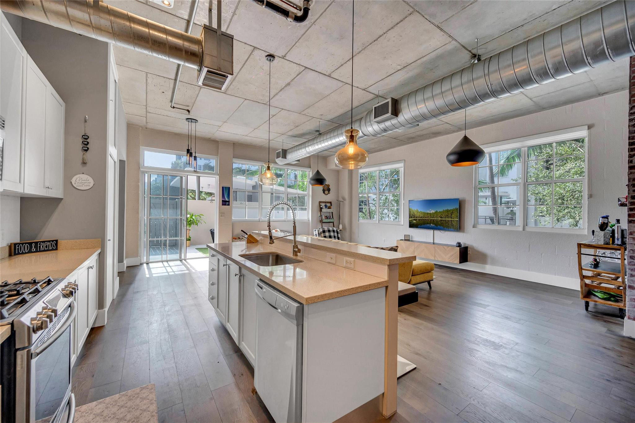 410 NW 1st Ave 202