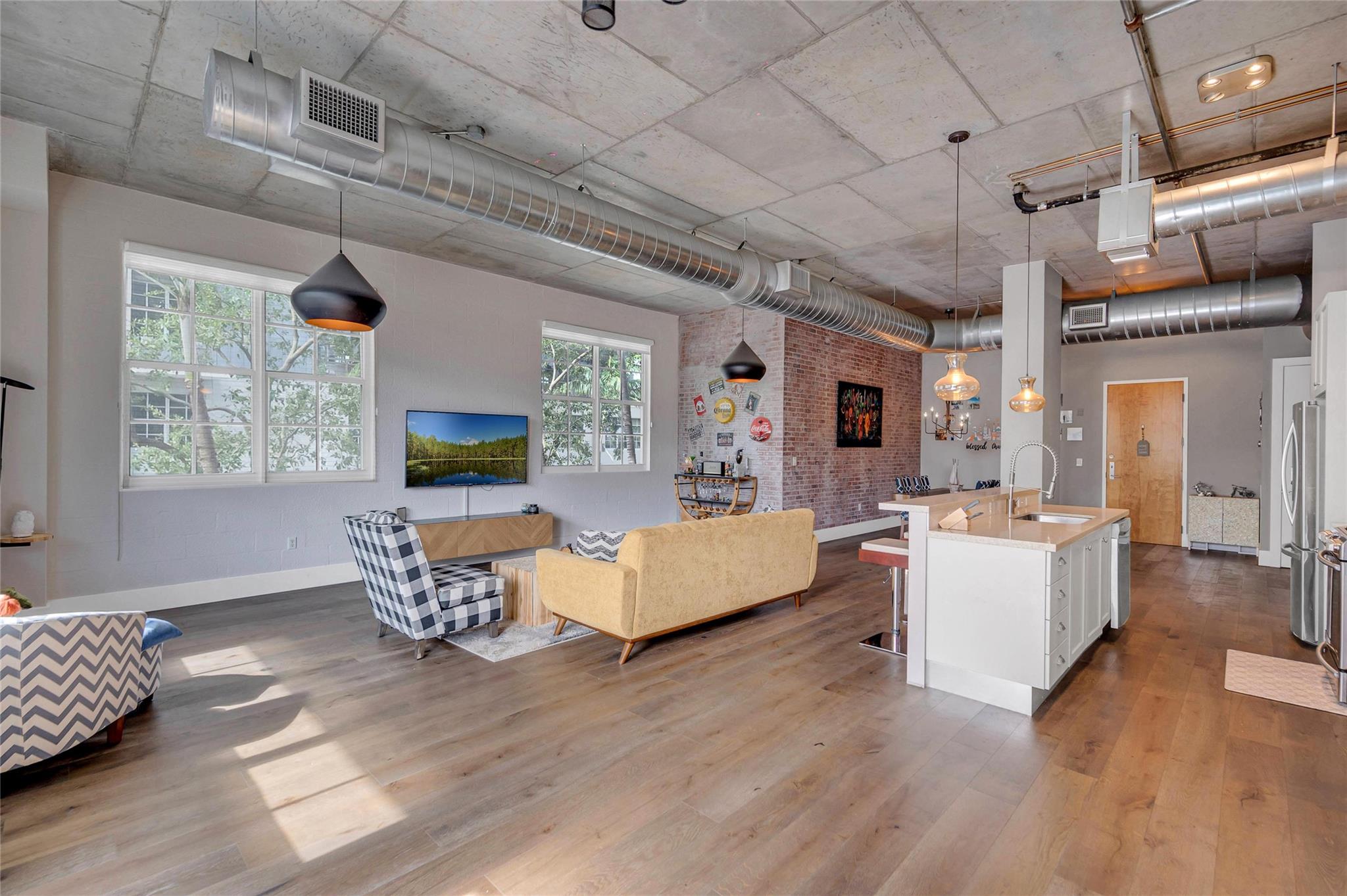 410 NW 1st Ave 202