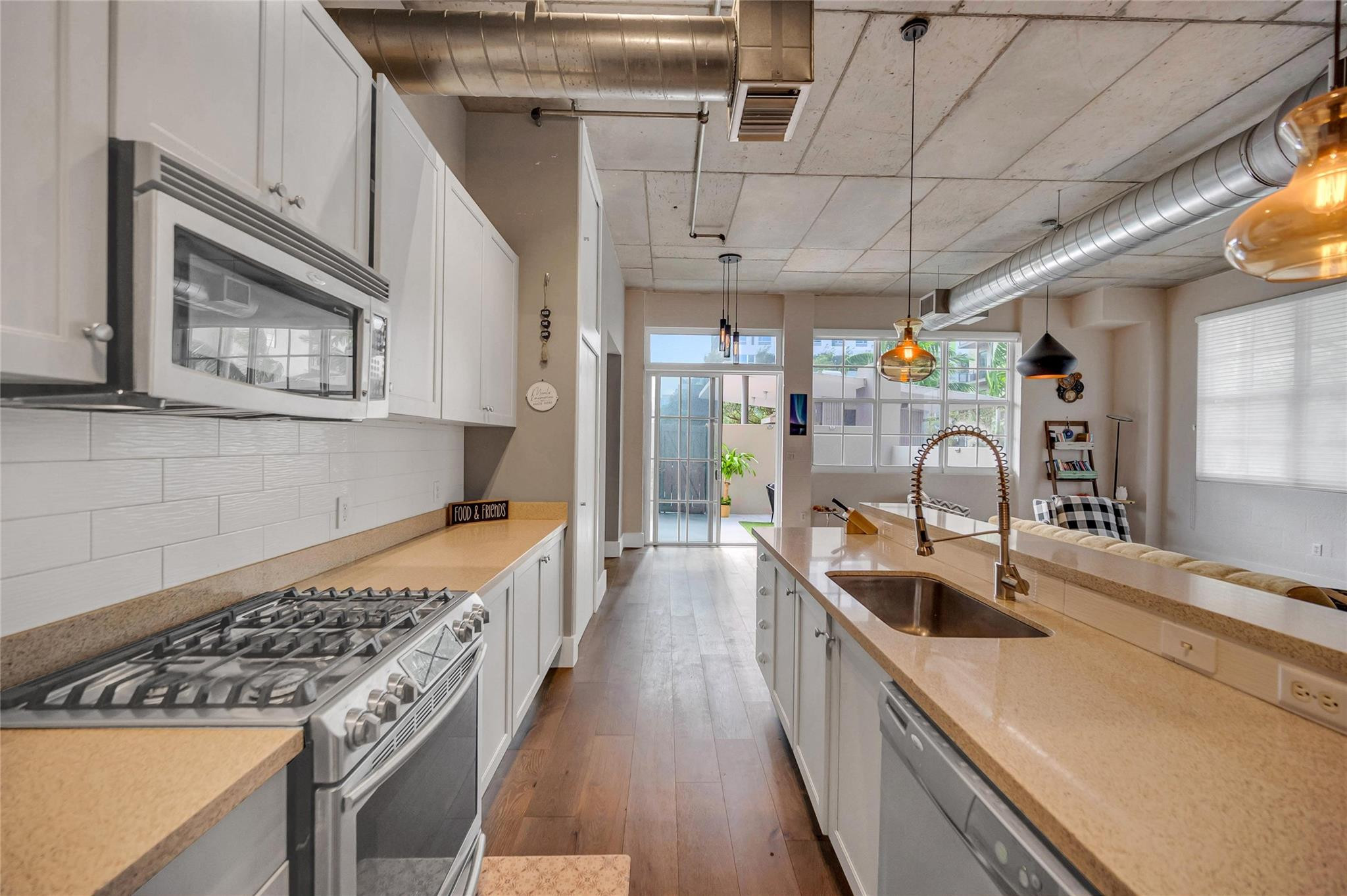410 NW 1st Ave 202