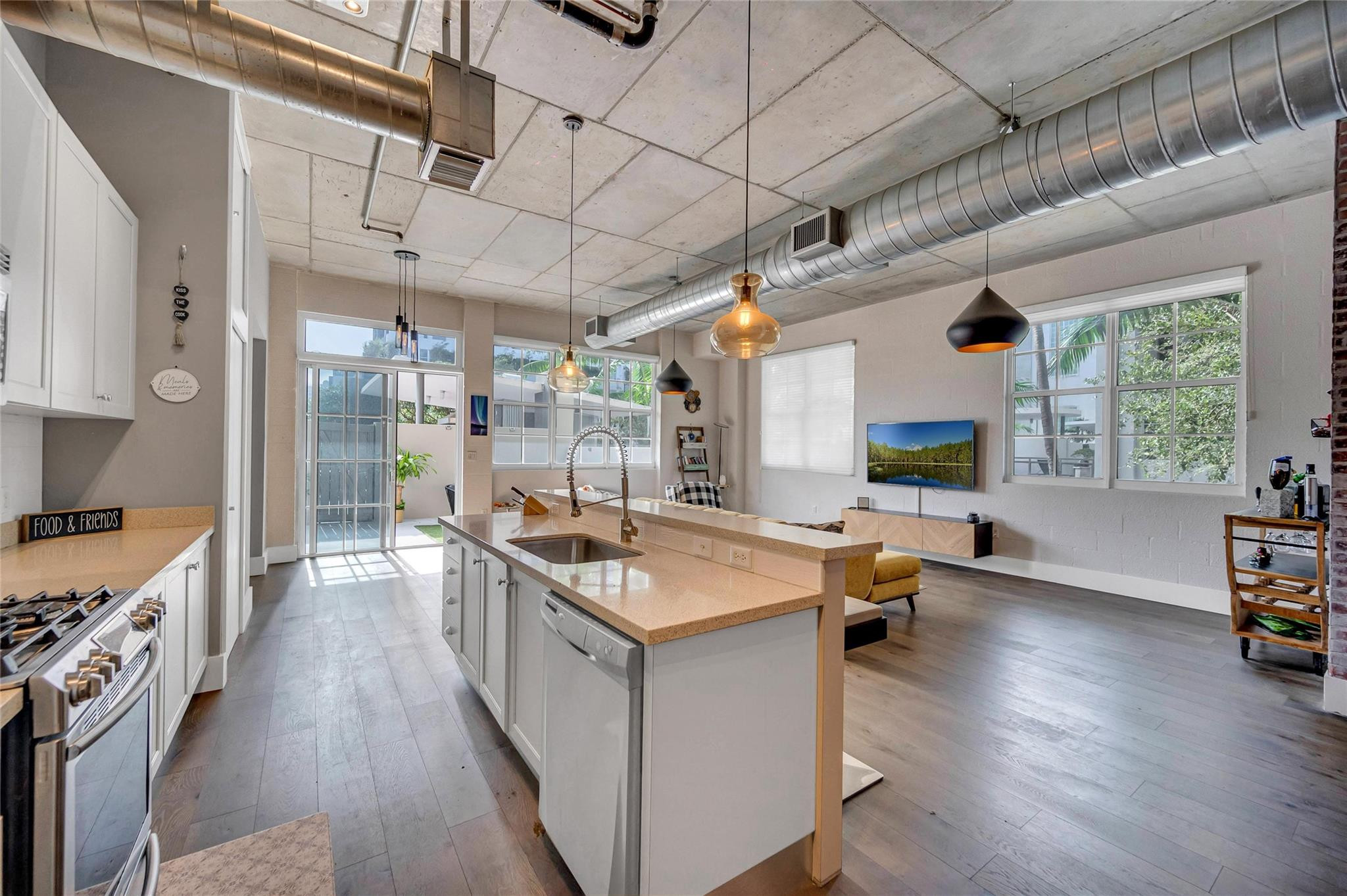 410 NW 1st Ave 202
