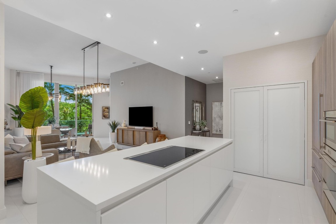 701 N Beach Blvd 212