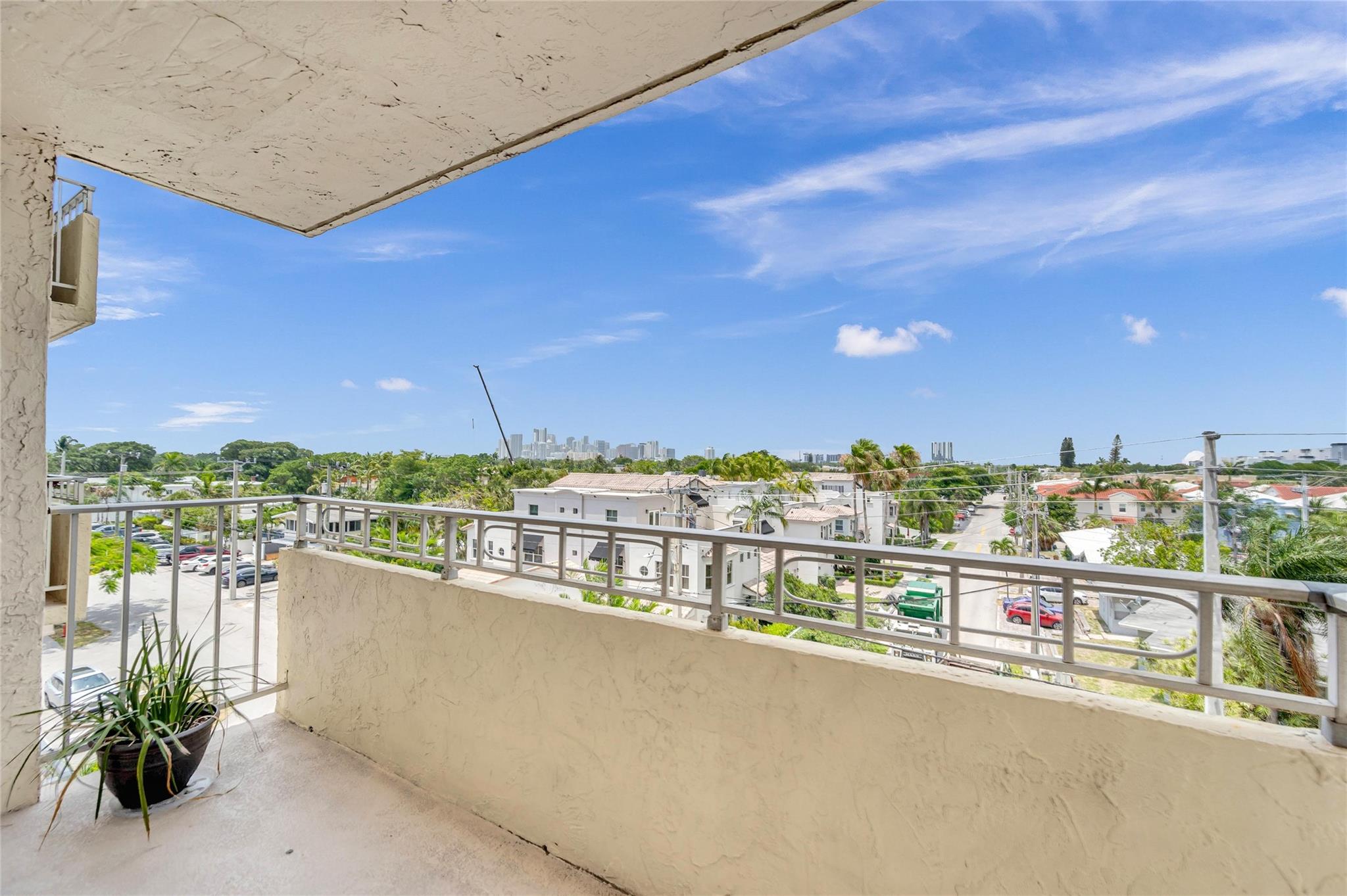 900 NE 18th Ave 503