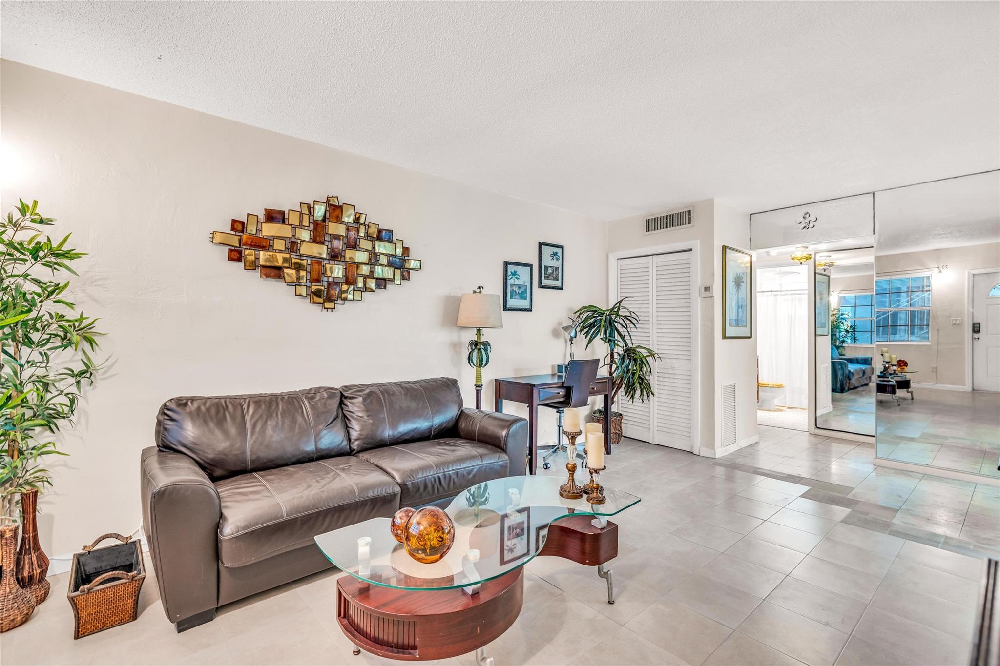 2404 NE 33rd Ave 6