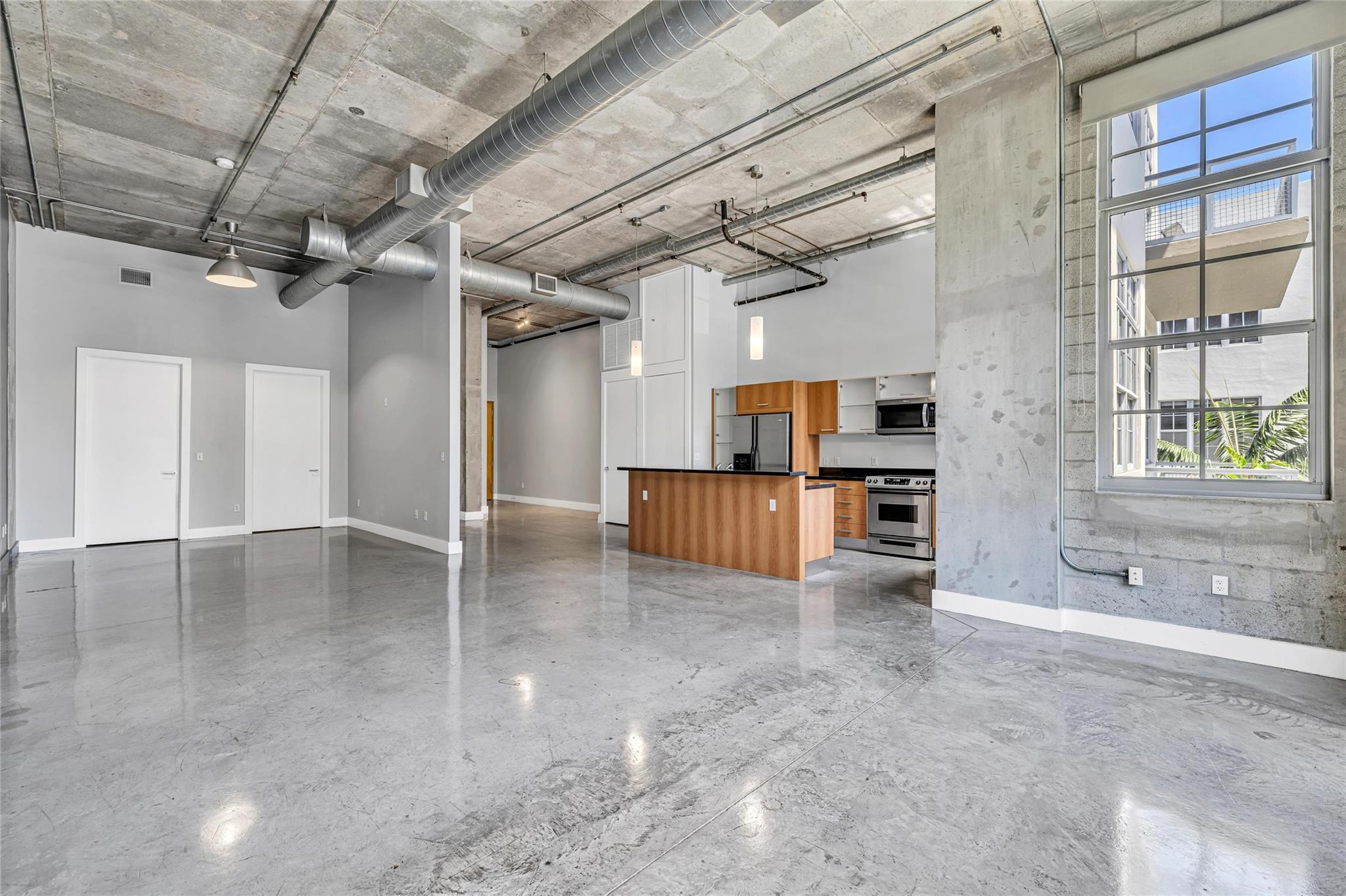434 NW 1st Ave 303