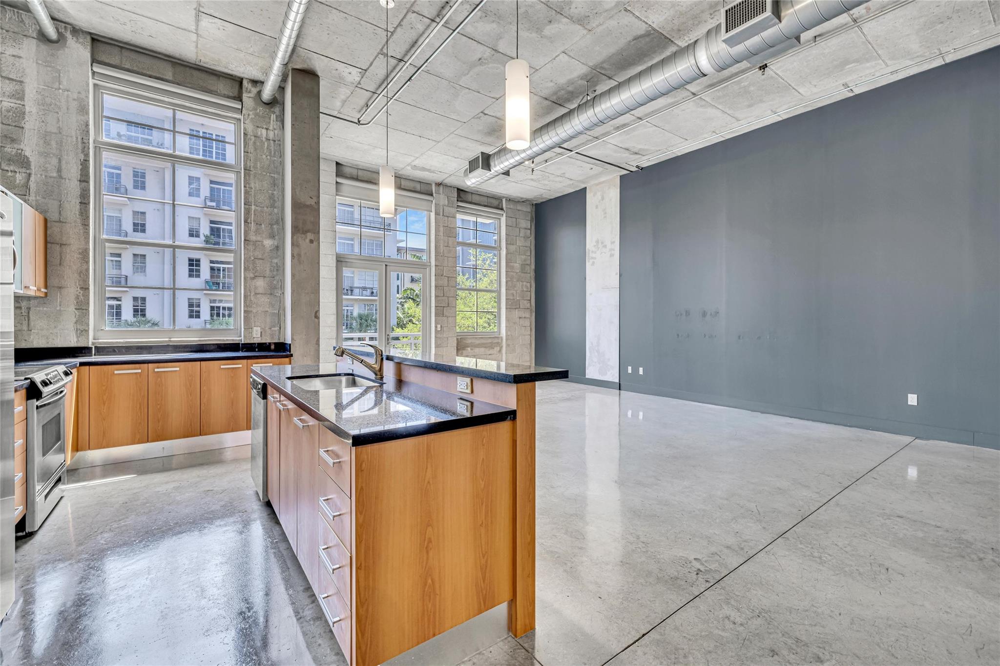 434 NW 1st Ave 303