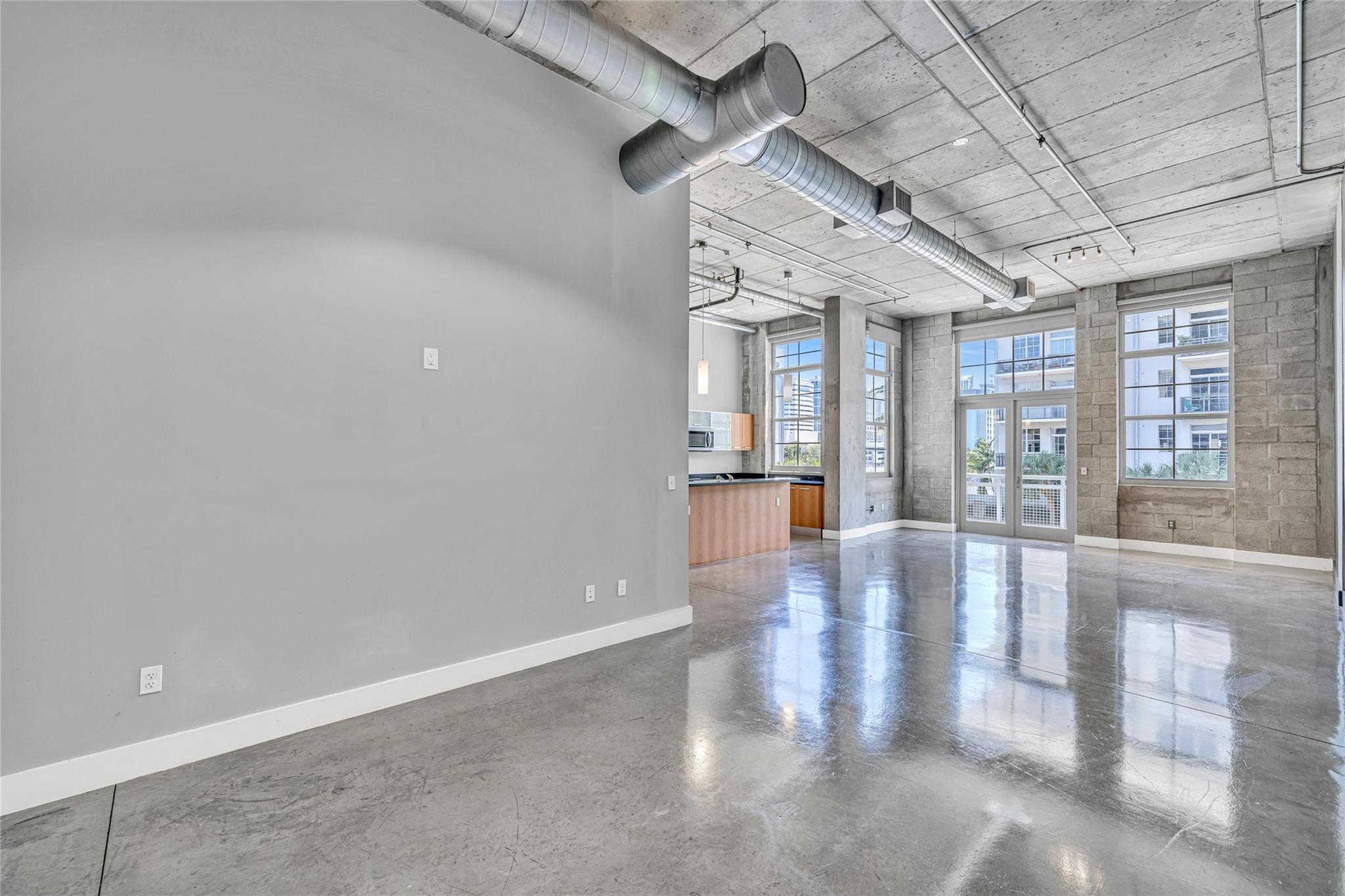 434 NW 1st Ave 303