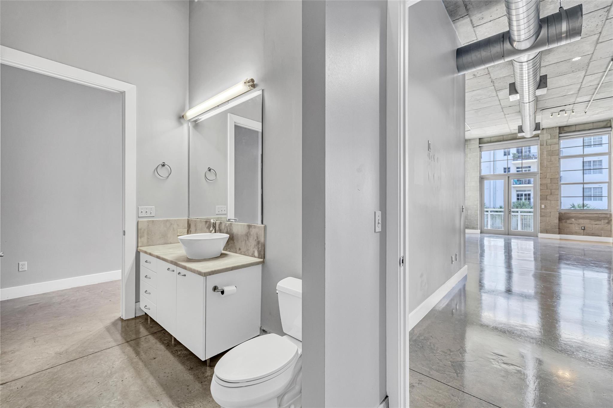 434 NW 1st Ave 303