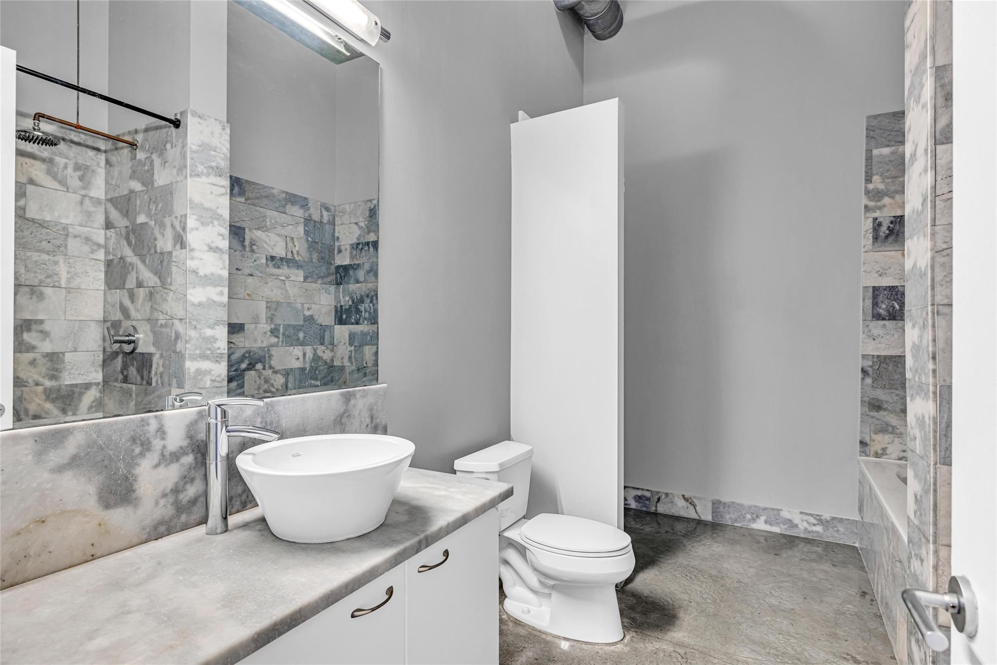 434 NW 1st Ave 303