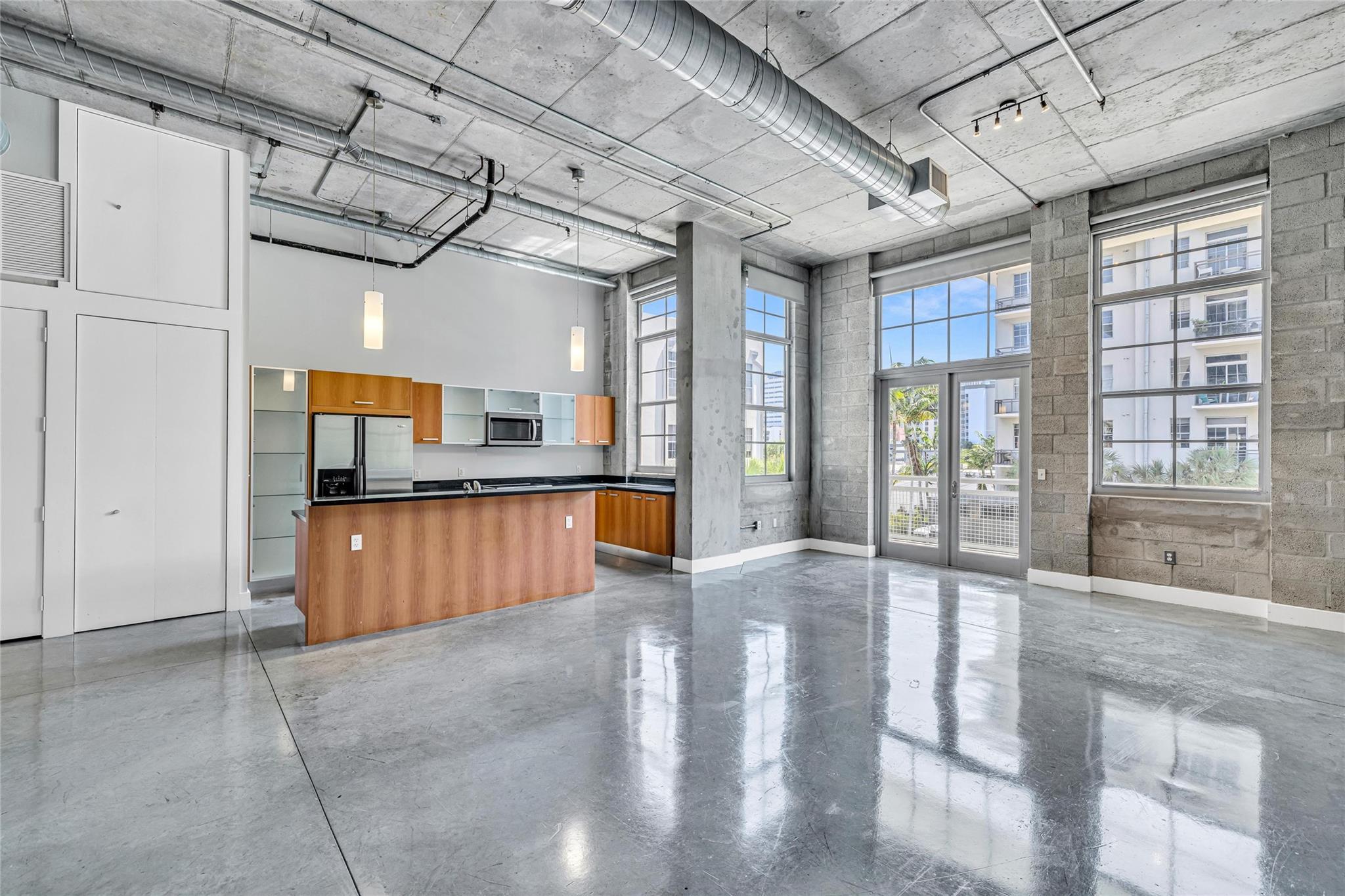 434 NW 1st Ave 303