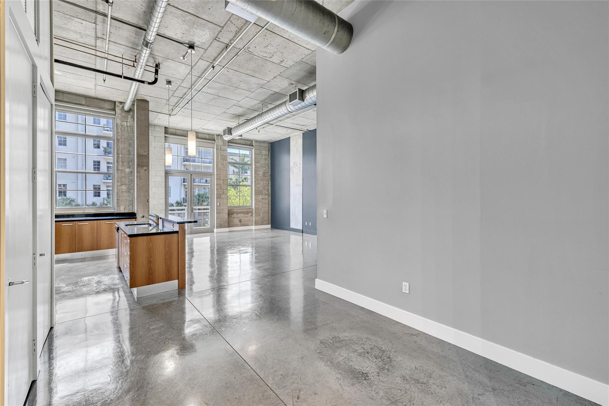 434 NW 1st Ave 303