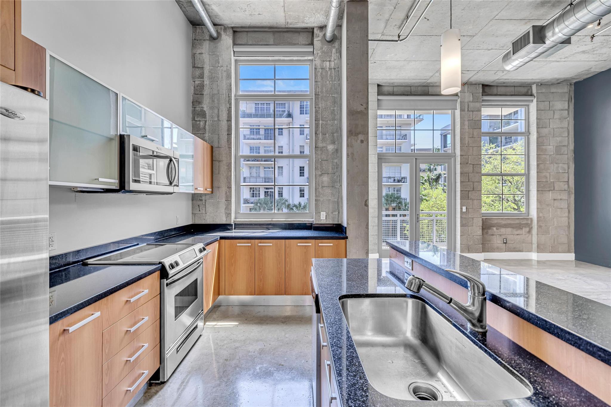 434 NW 1st Ave 303