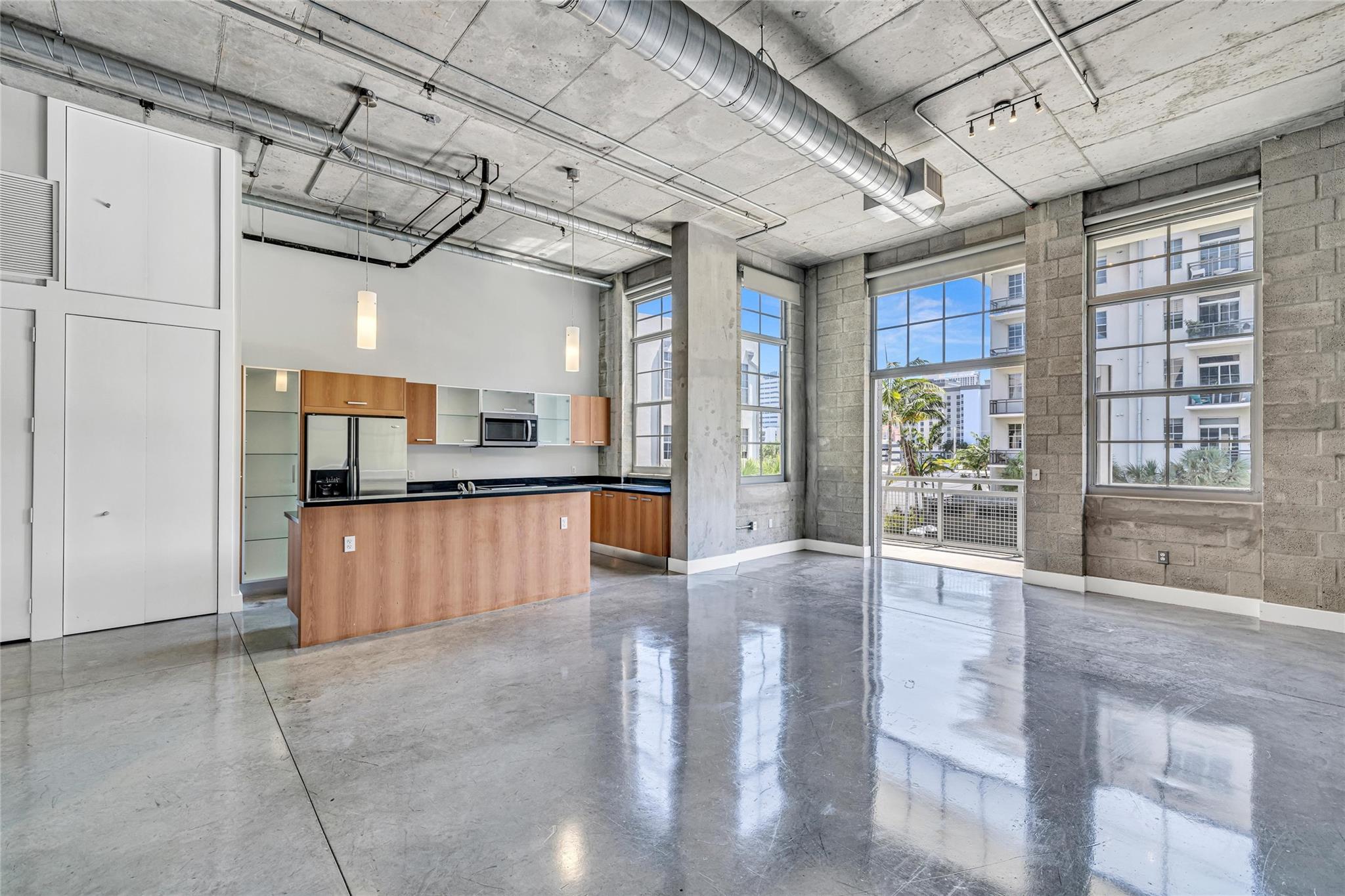 434 NW 1st Ave 303