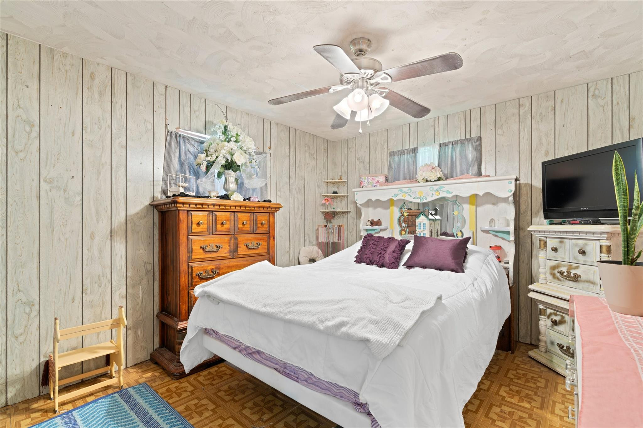 246 Seville Rd