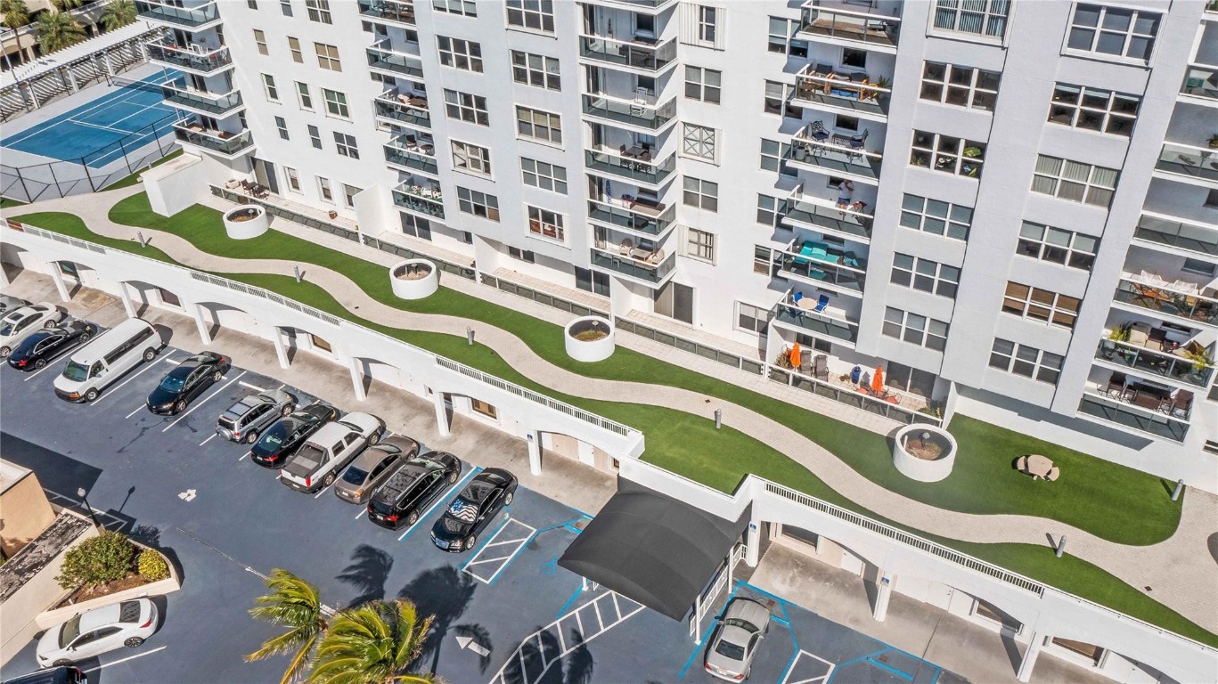 3015 N Ocean Blvd 10J