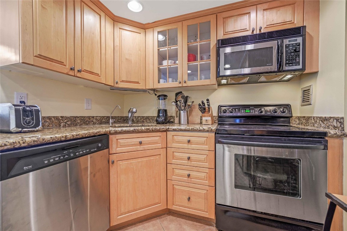 3015 N Ocean Blvd 10J