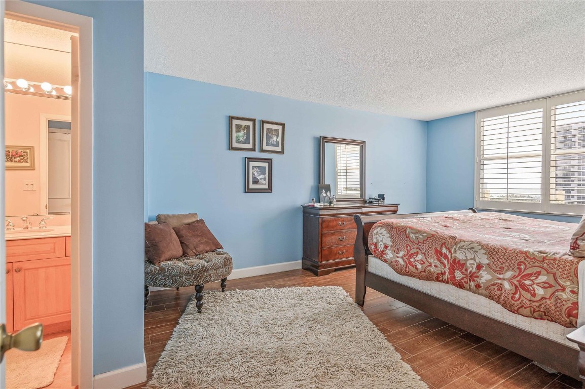 3015 N Ocean Blvd 10J