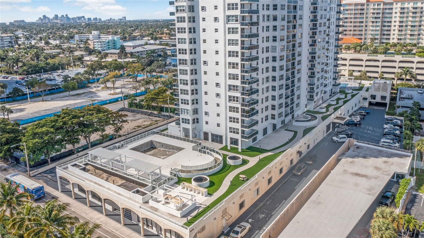 3015 N Ocean Blvd 10J