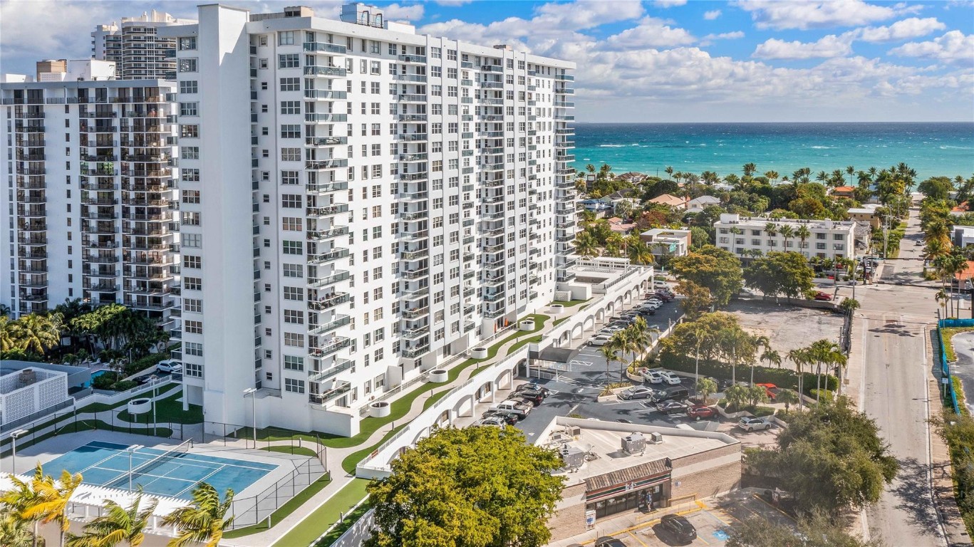 3015 N Ocean Blvd 10J