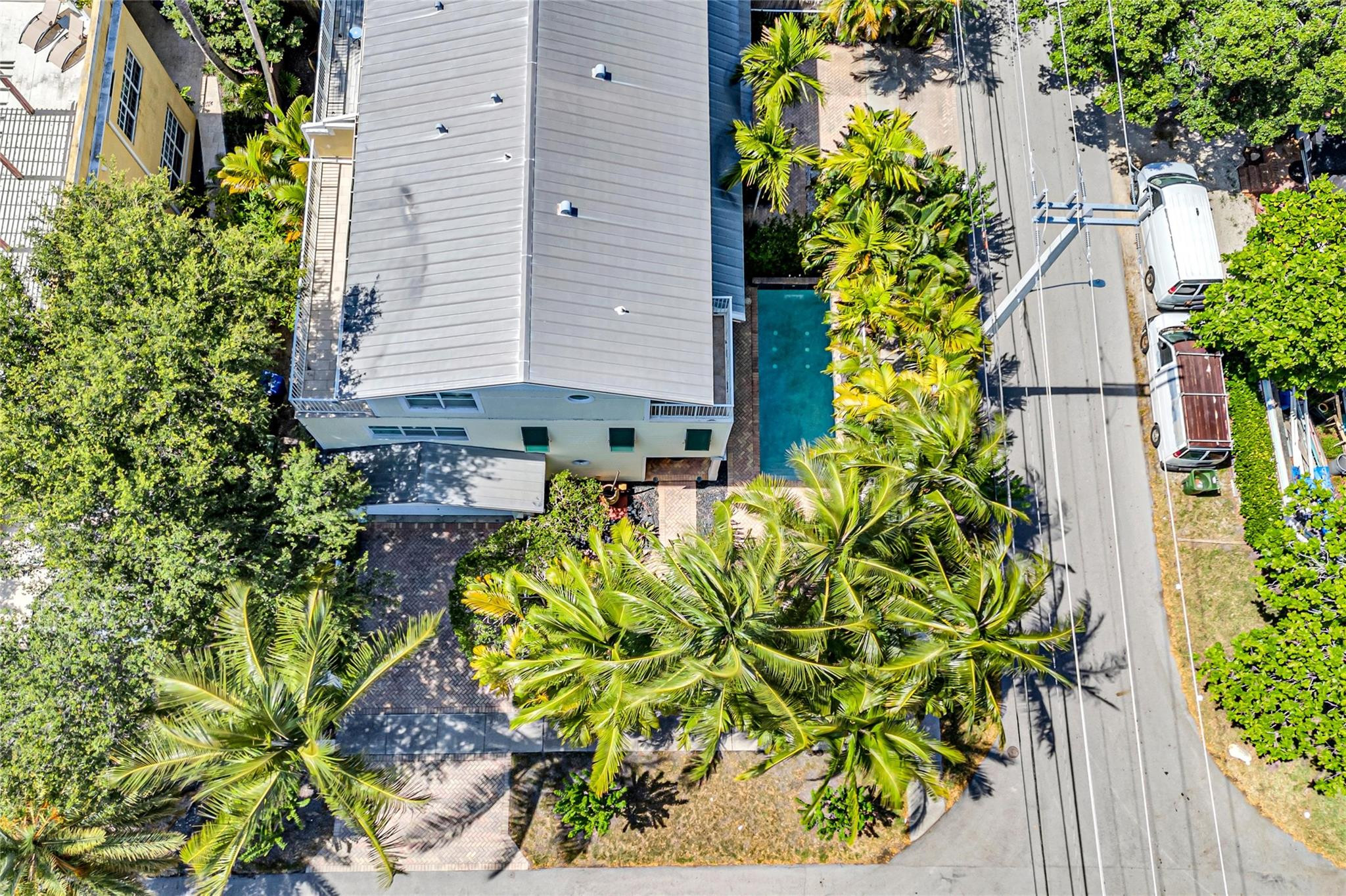 101 NE 12th Ave