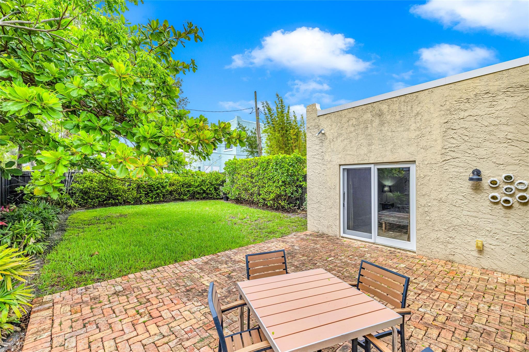 11 SE 13th St
