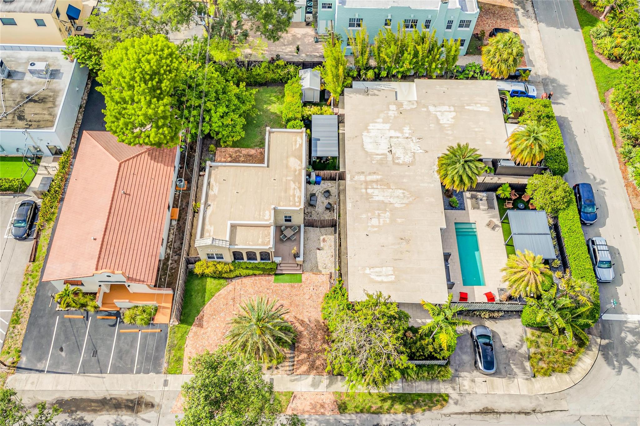 11 SE 13th St