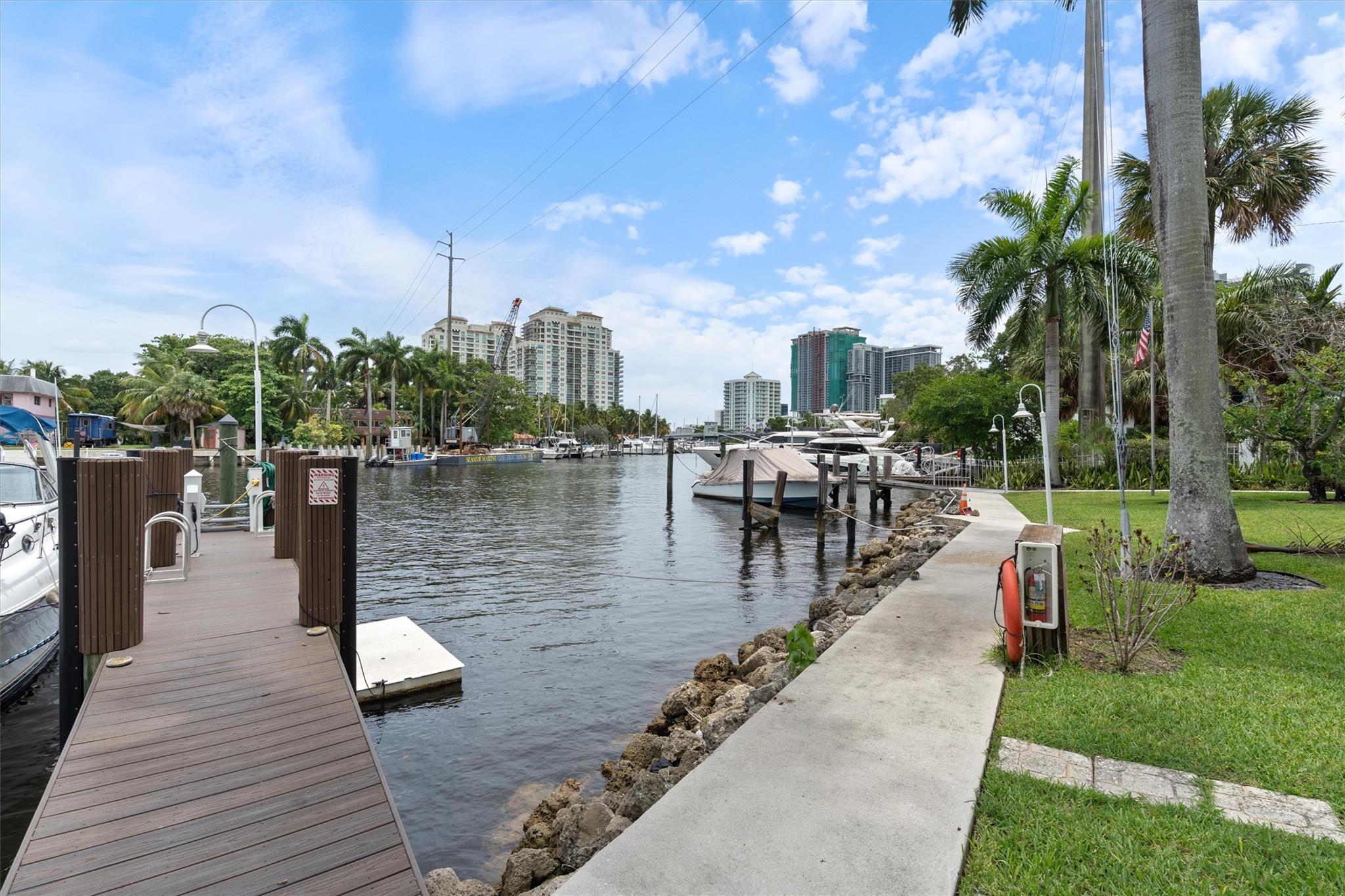 604 SW 8th Ave #2