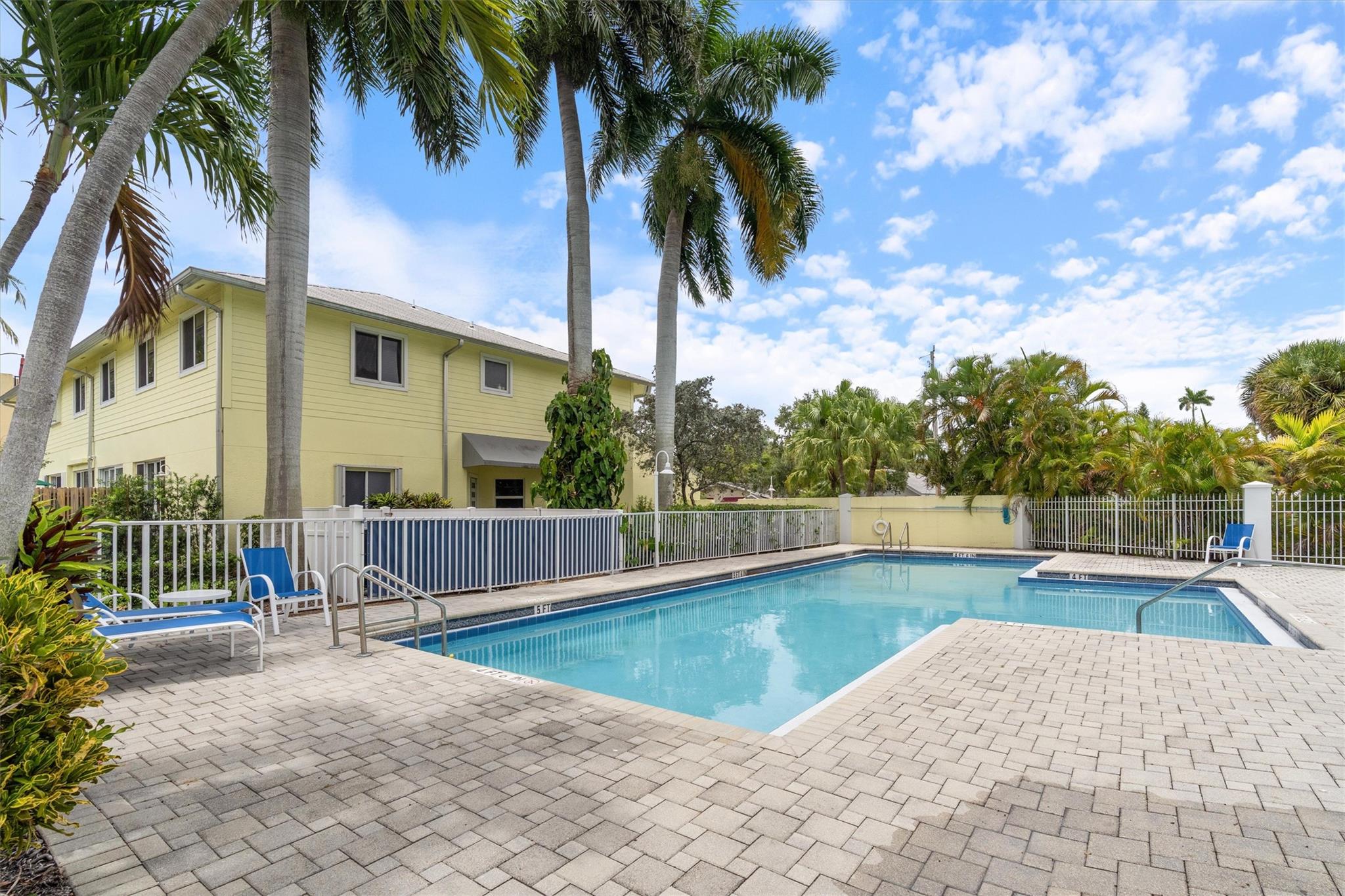 604 SW 8th Ave #2