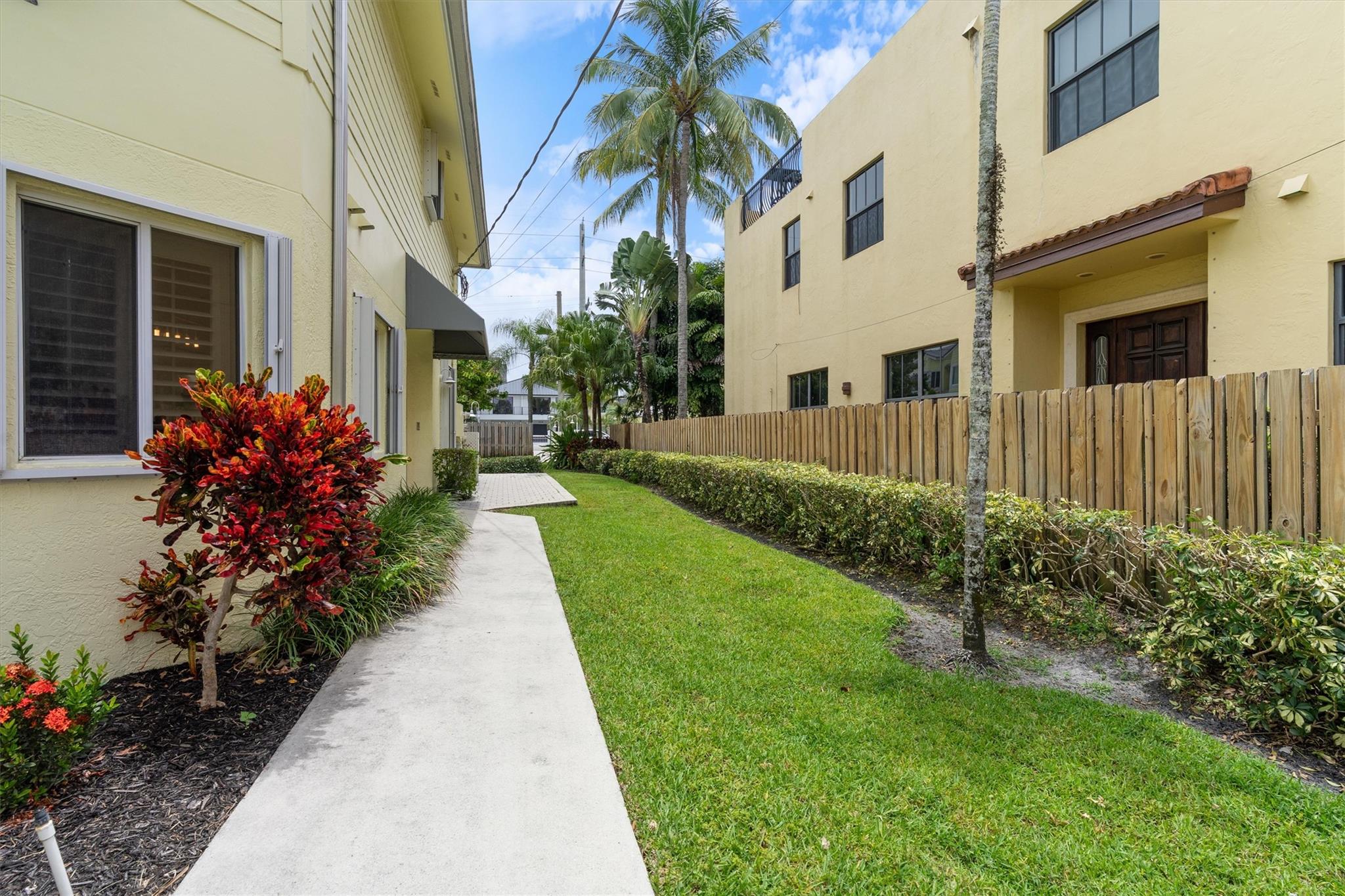 604 SW 8th Ave #2