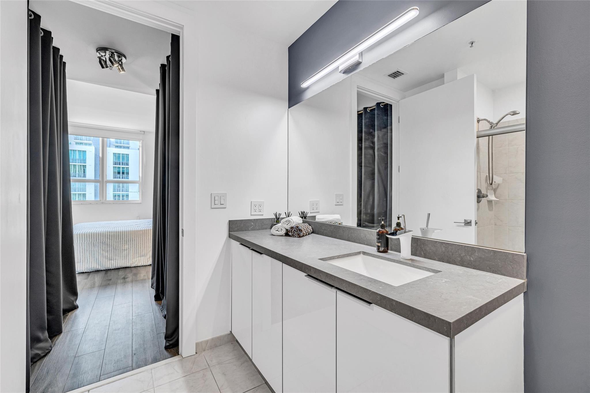 2275 Biscayne Blvd 601