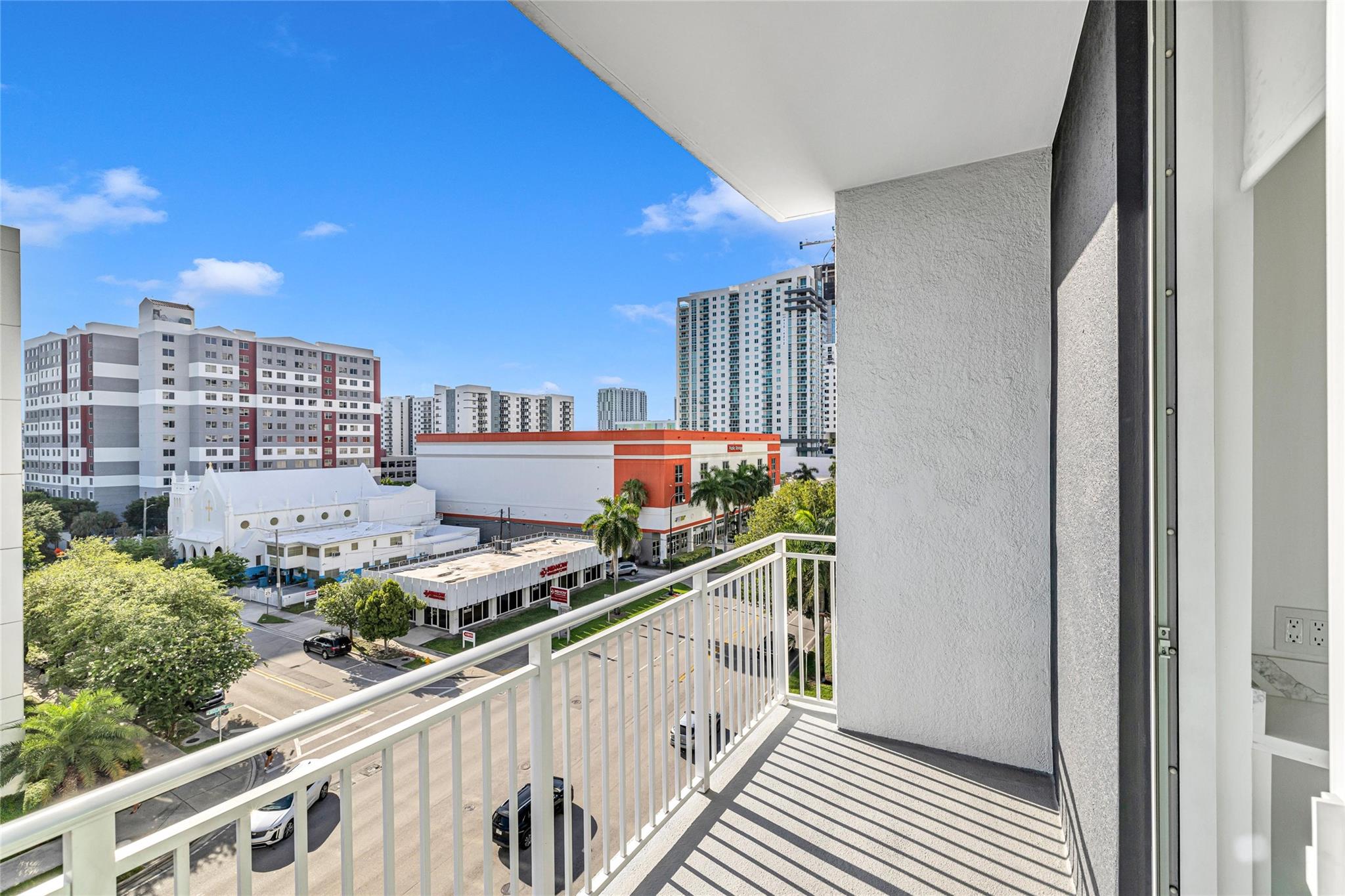 2275 Biscayne Blvd 601