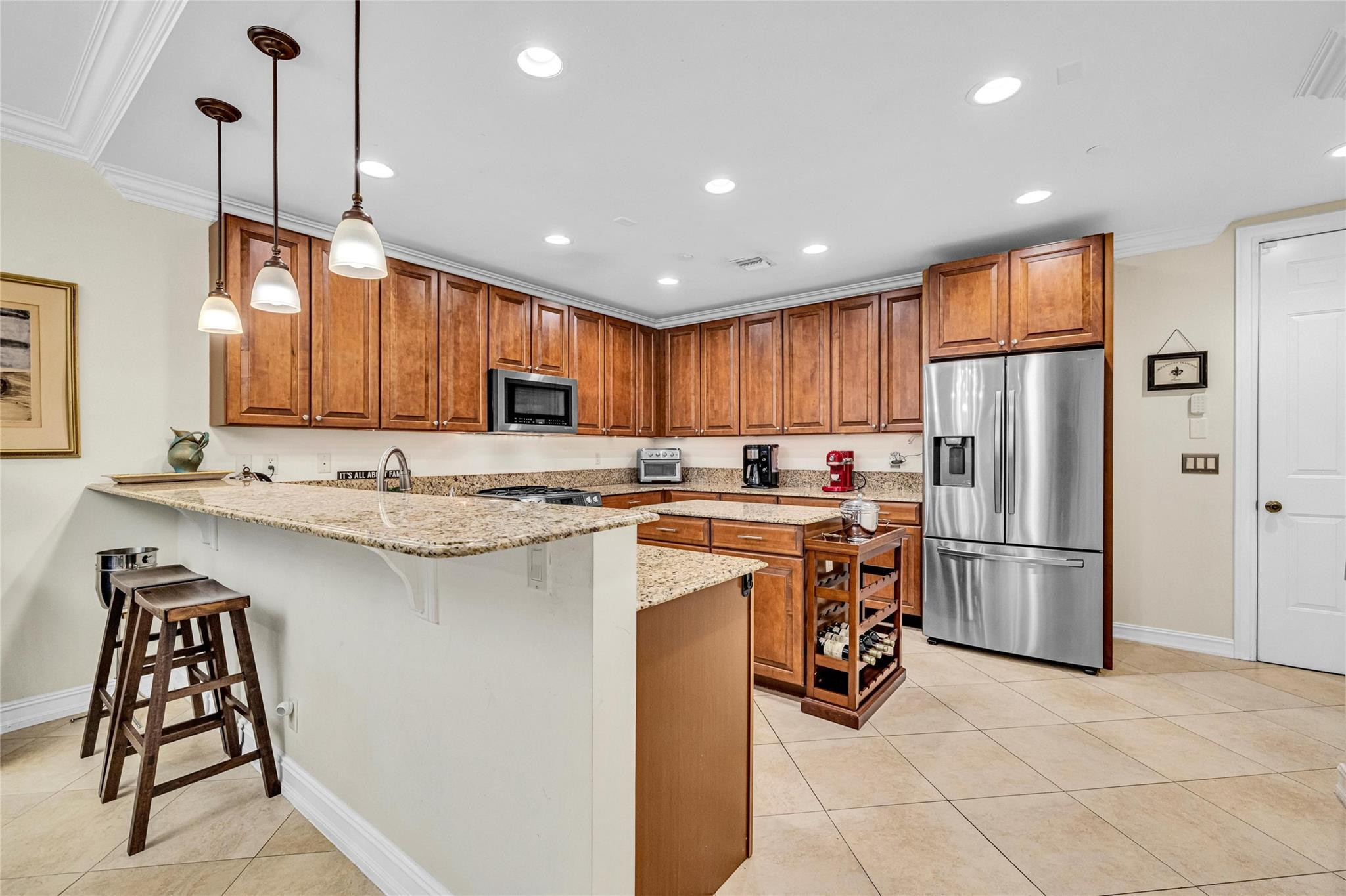 913 NE 17th Way *