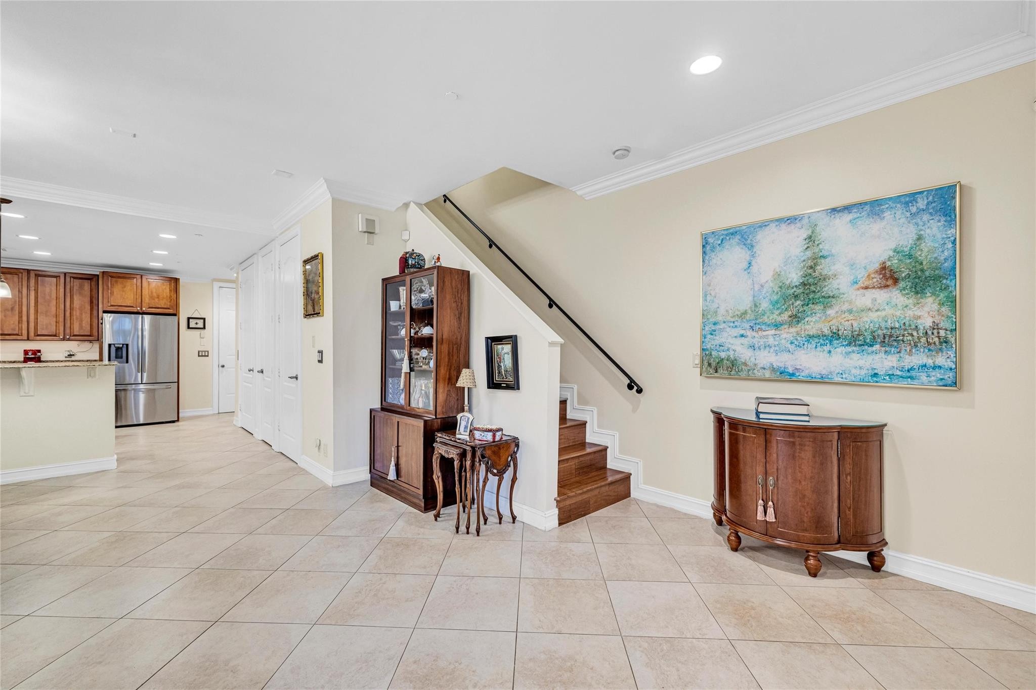 913 NE 17th Way *