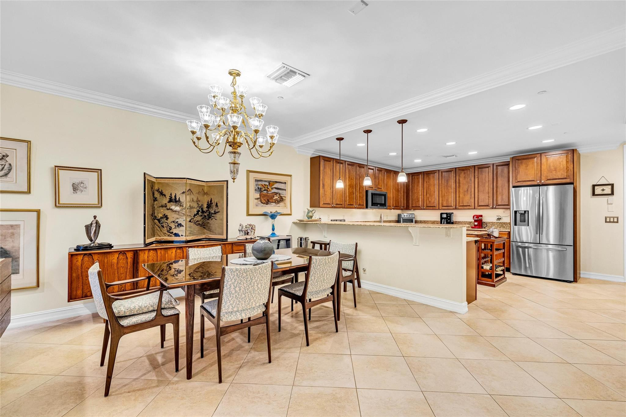 913 NE 17th Way *