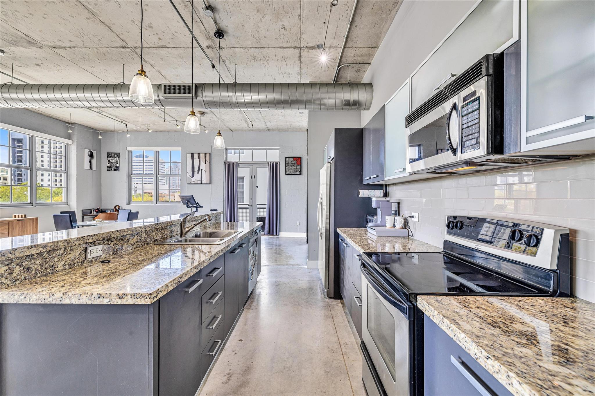 435 N Andrews Ave 301