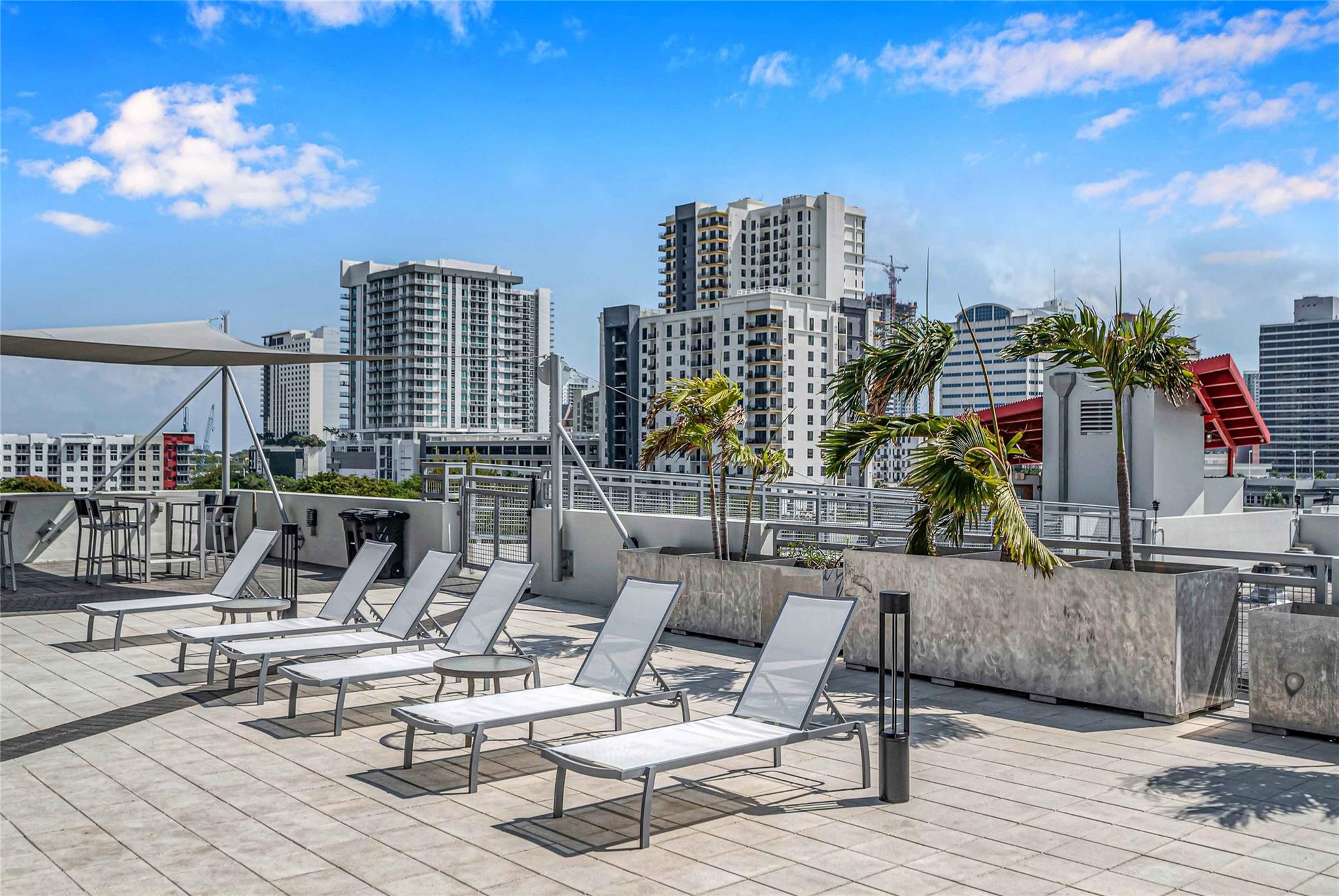 435 N Andrews Ave 301