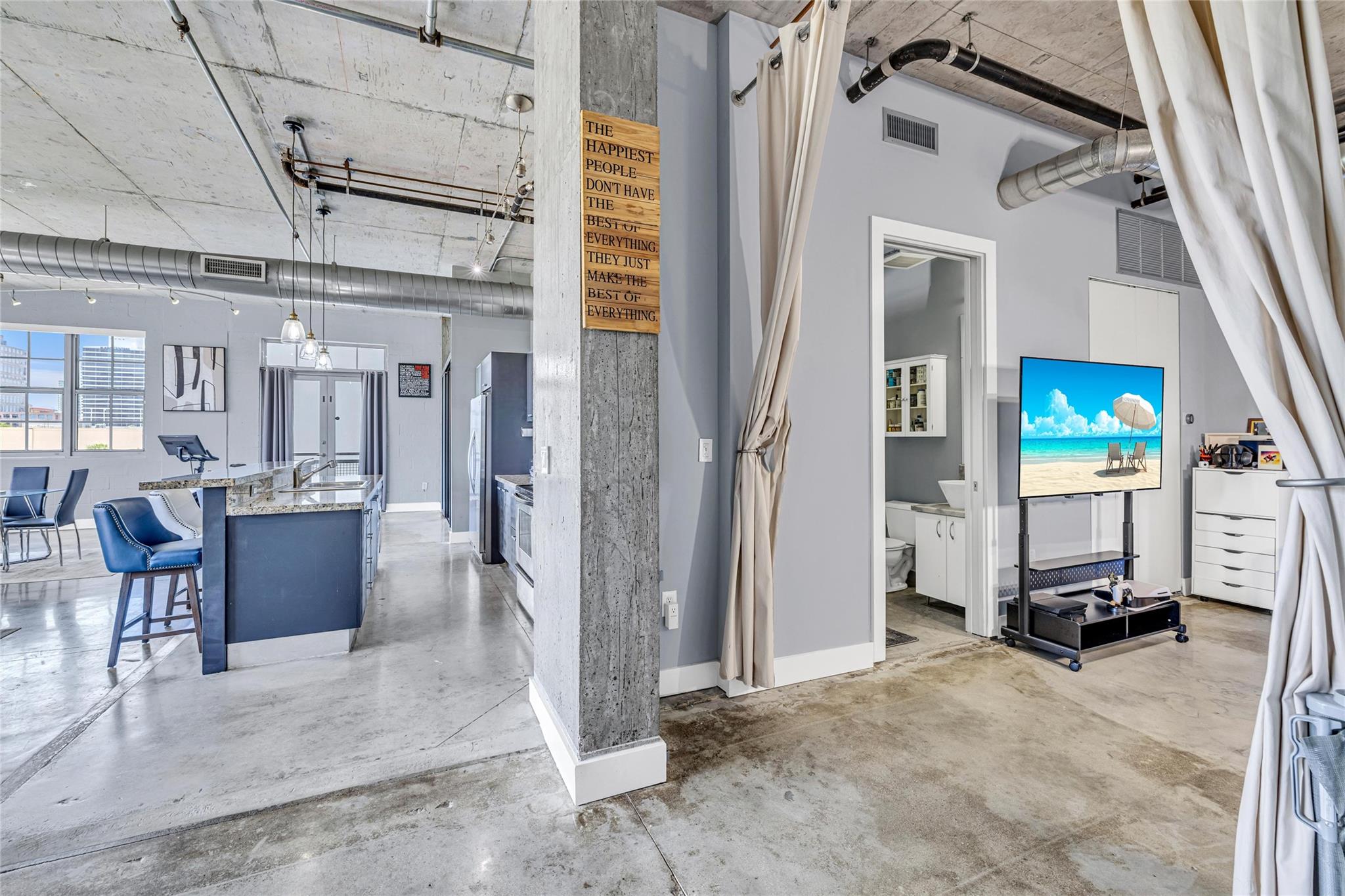435 N Andrews Ave 301