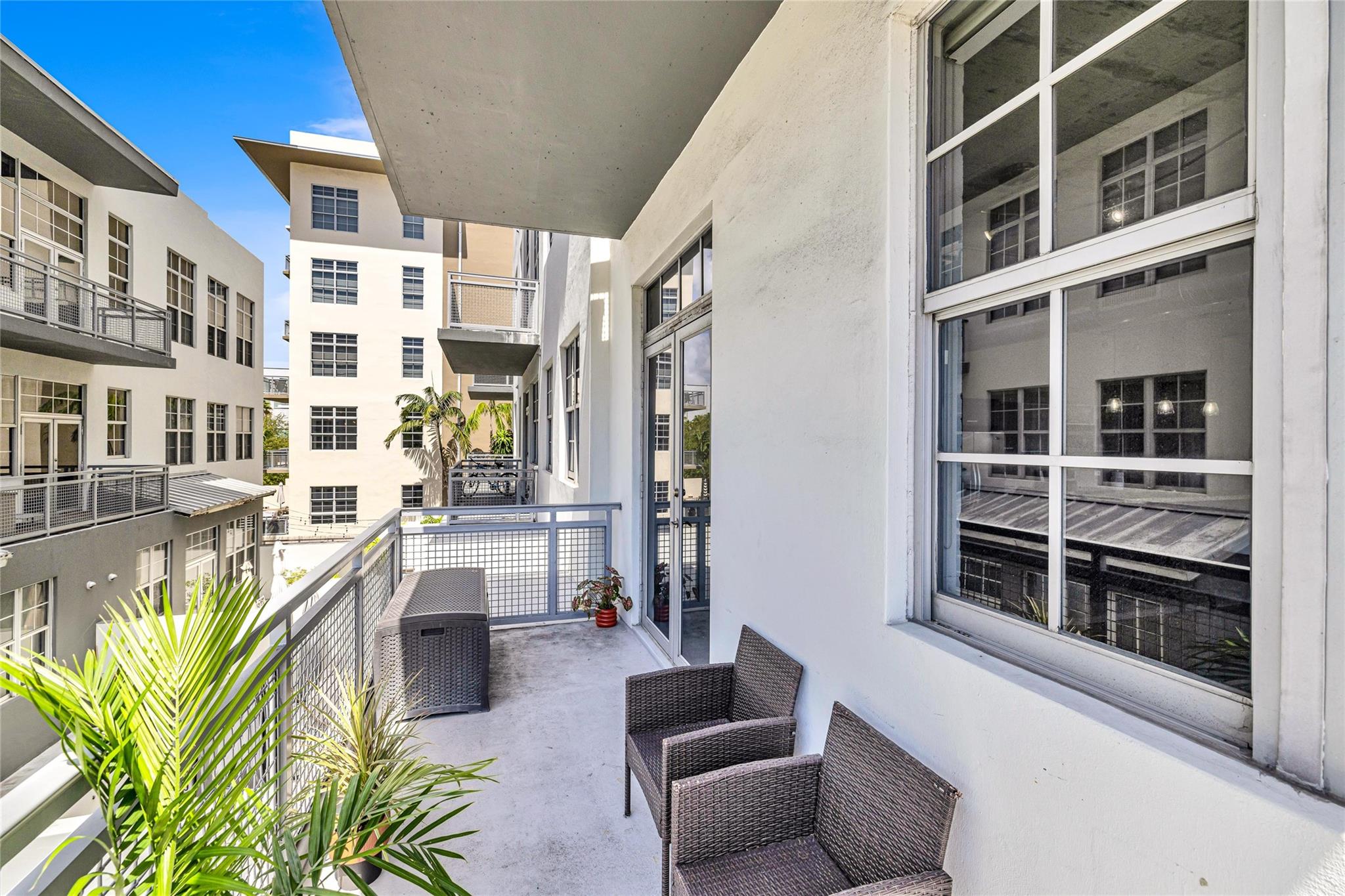 435 N Andrews Ave 301