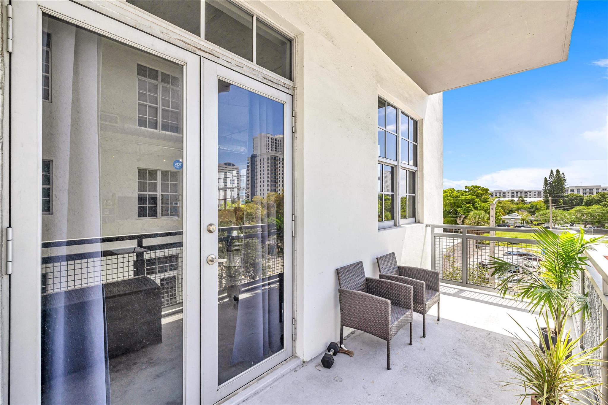 435 N Andrews Ave 301